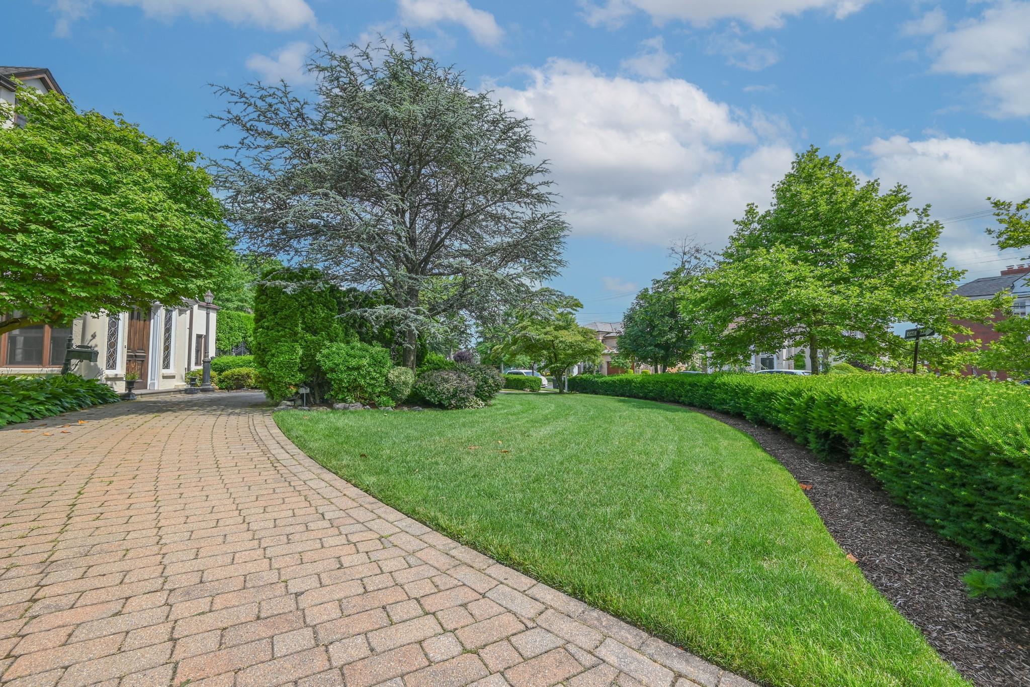 Single Family Browvale  Queens, NY 11362, MLS-829745-4
