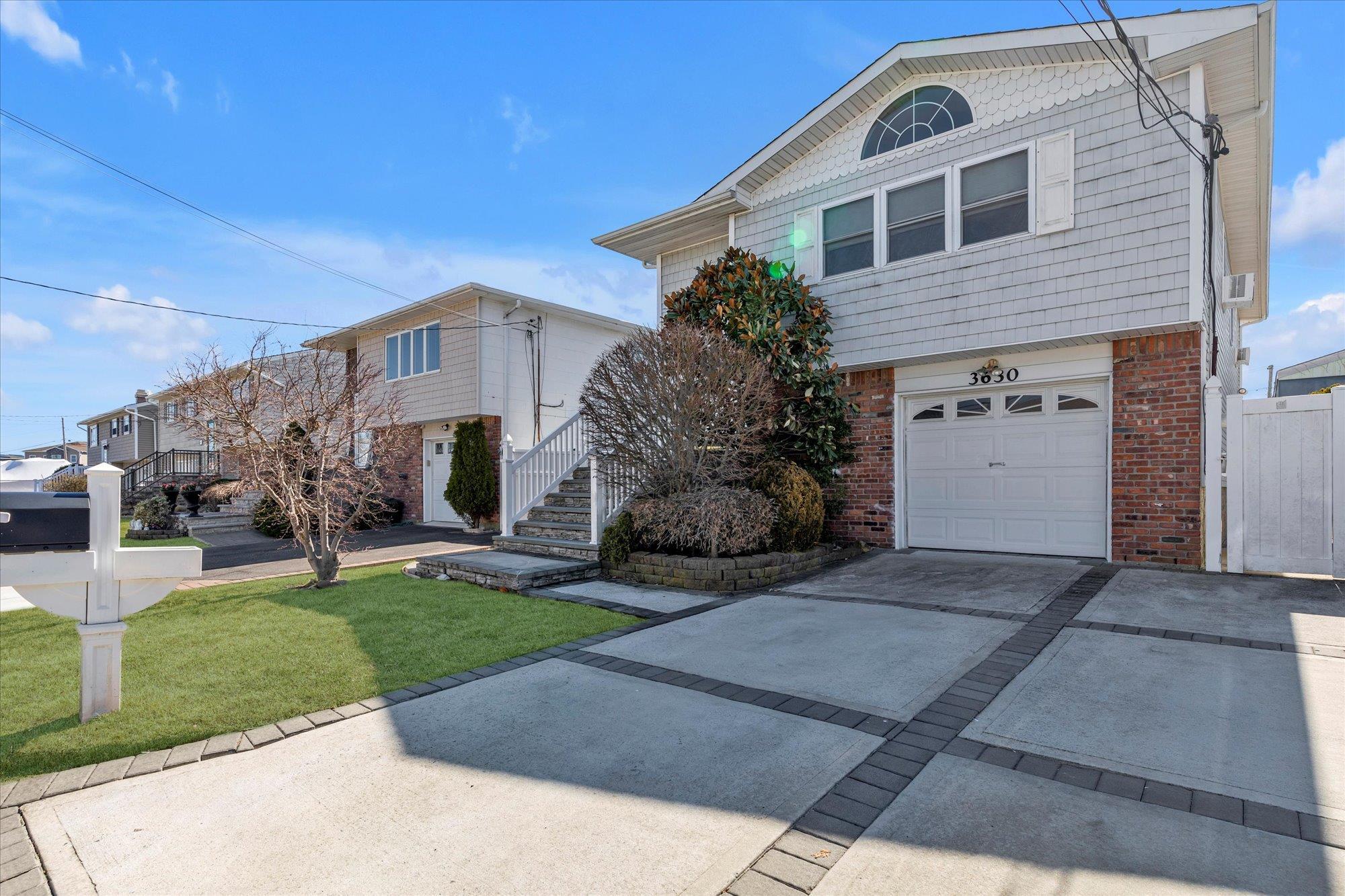 Single Family Marinor  Nassau County, NY 11783, MLS-829797-21
