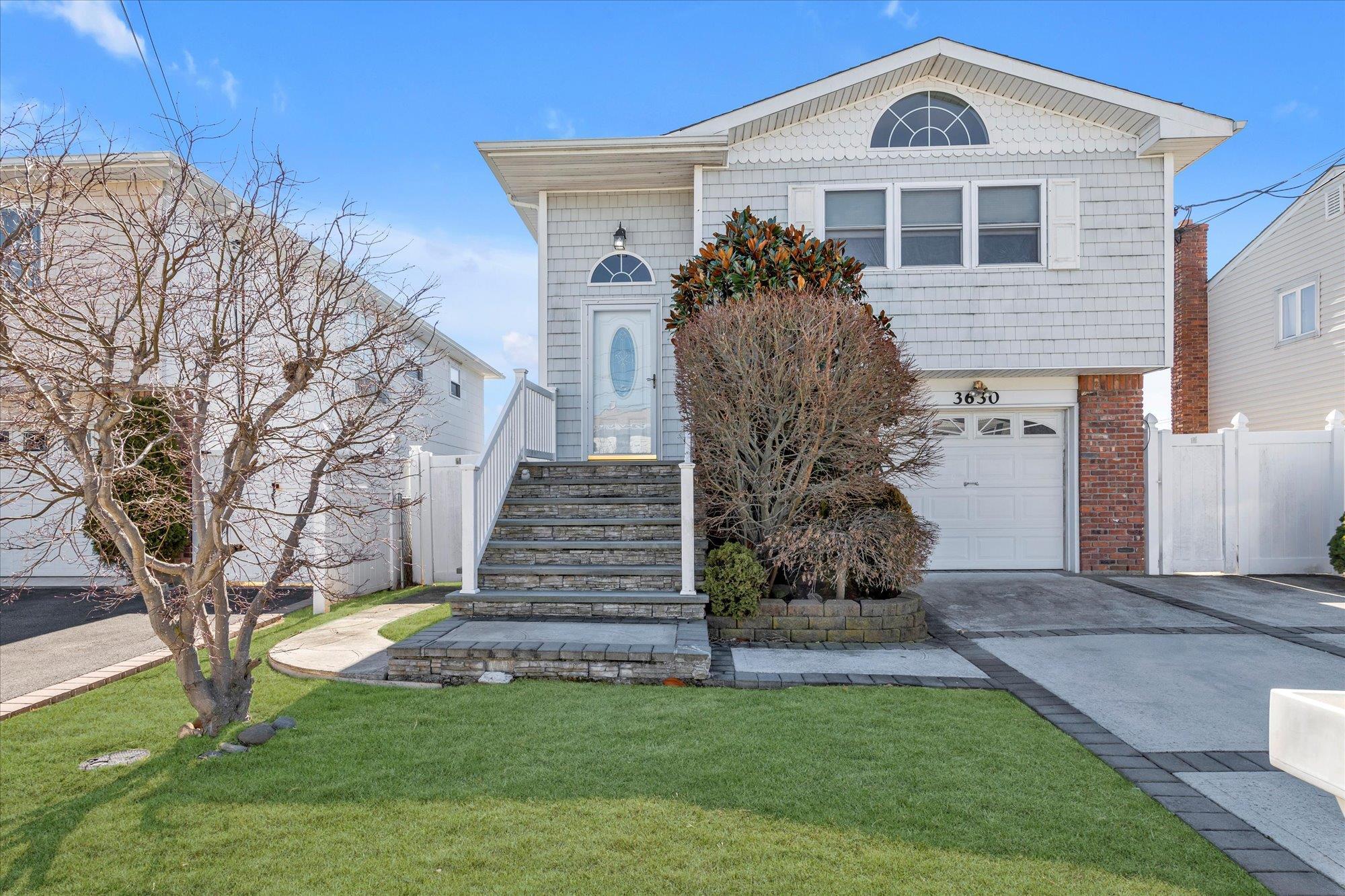 Single Family Marinor  Nassau County, NY 11783, MLS-829797-22