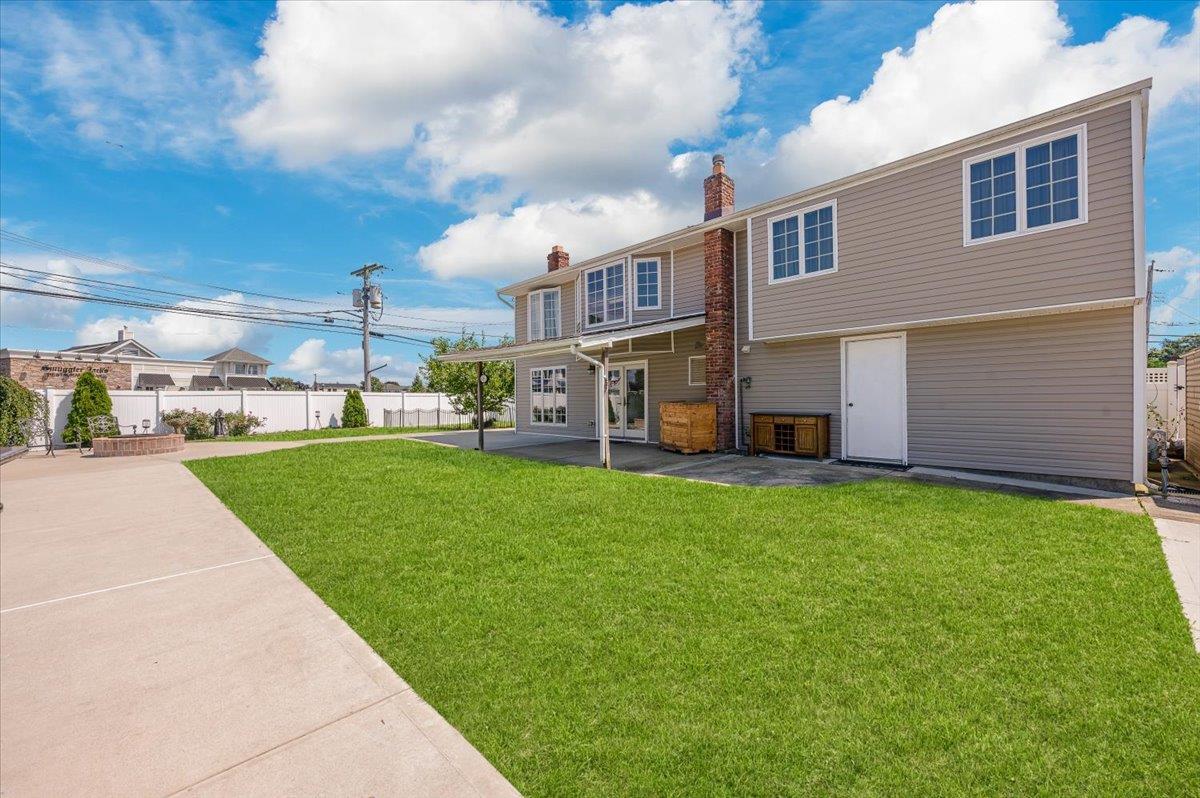 Single Family Jetmore  Nassau County, NY 11758, MLS-829867-3