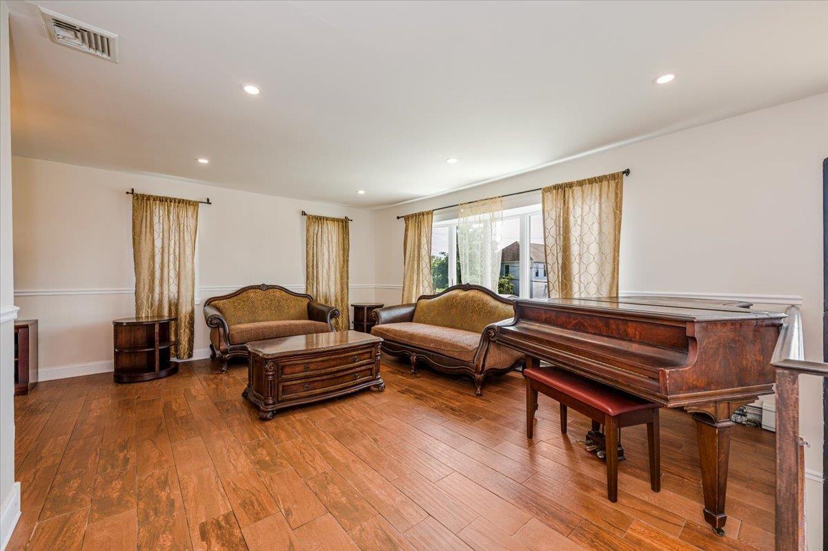 Single Family Jetmore  Nassau County, NY 11758, MLS-829867-4