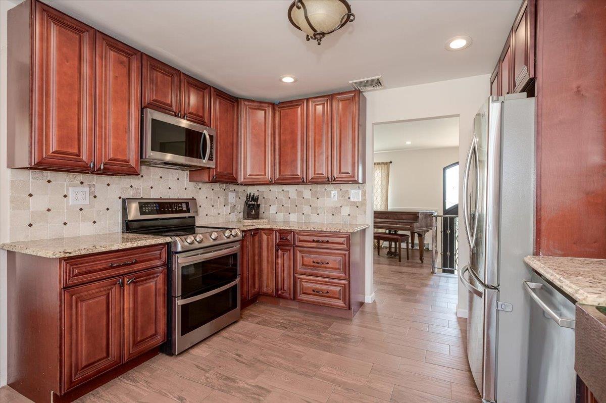 Single Family Jetmore  Nassau County, NY 11758, MLS-829867-8
