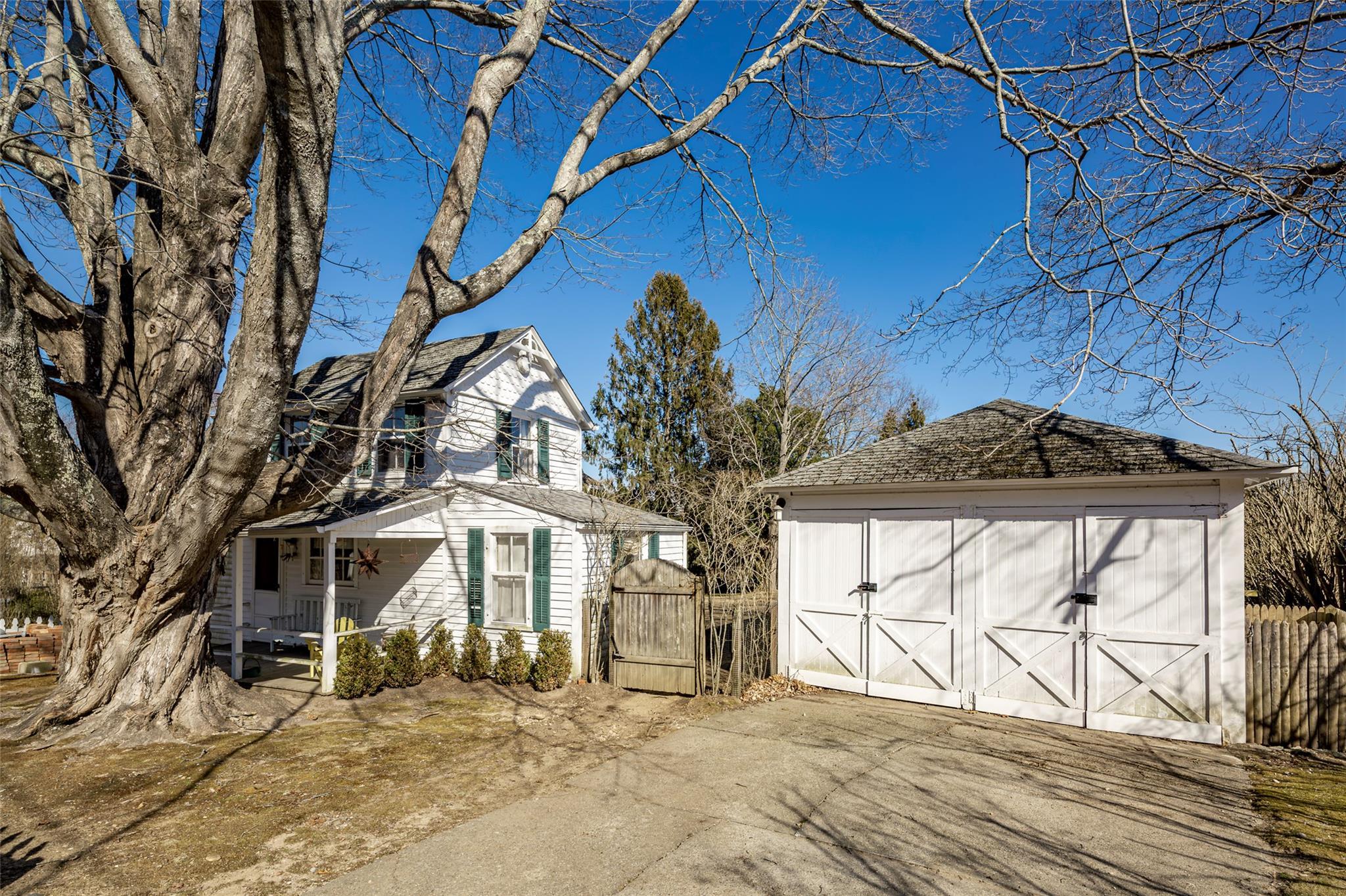 Single Family Grand Ave And 20 Spring Garden Ave  Suffolk County, NY 11965, MLS-829868-34