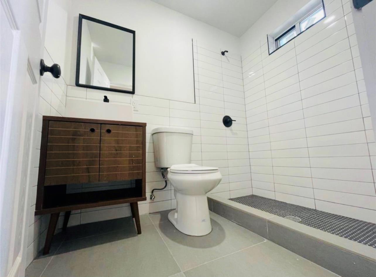 Single Family Ruscoe St  Queens, NY 11433, MLS-829882-3