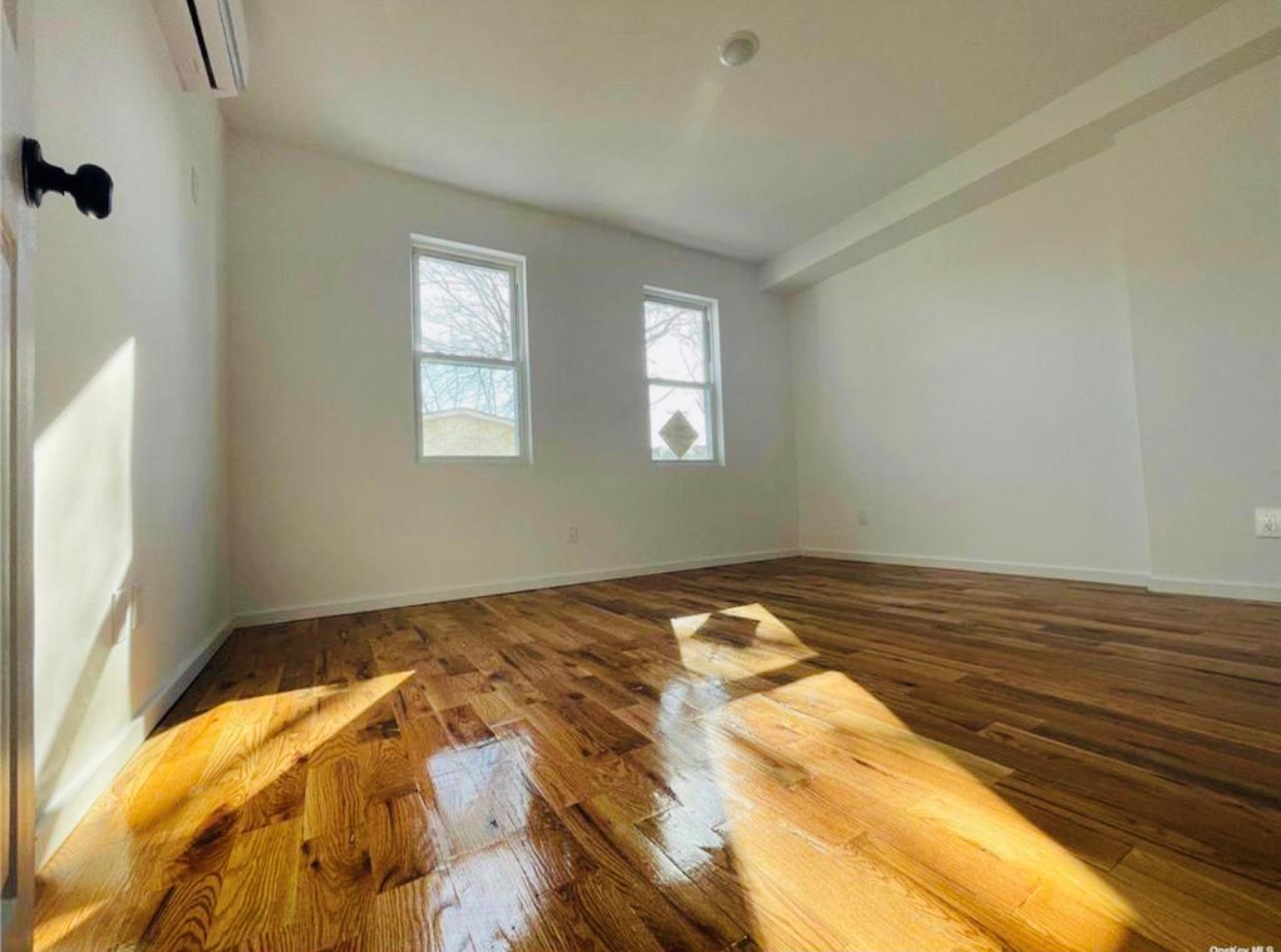 Single Family Ruscoe St  Queens, NY 11433, MLS-829882-4