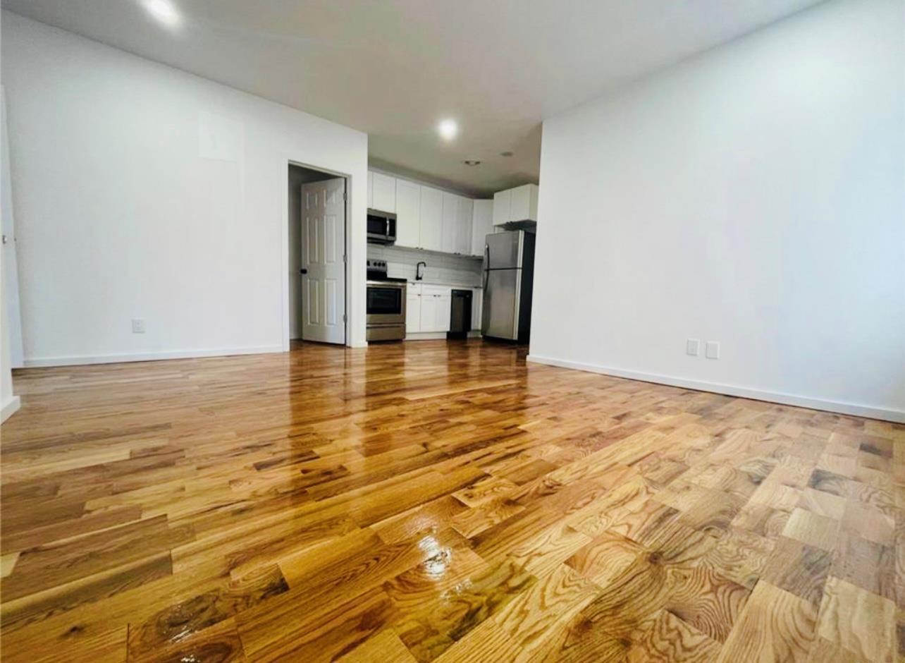 Single Family Ruscoe St  Queens, NY 11433, MLS-829882-5