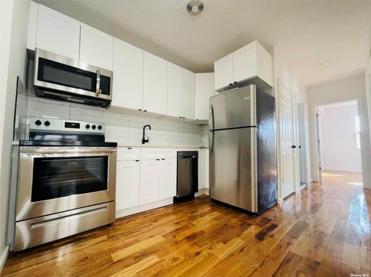 Single Family Ruscoe St  Queens, NY 11433, MLS-829882-7