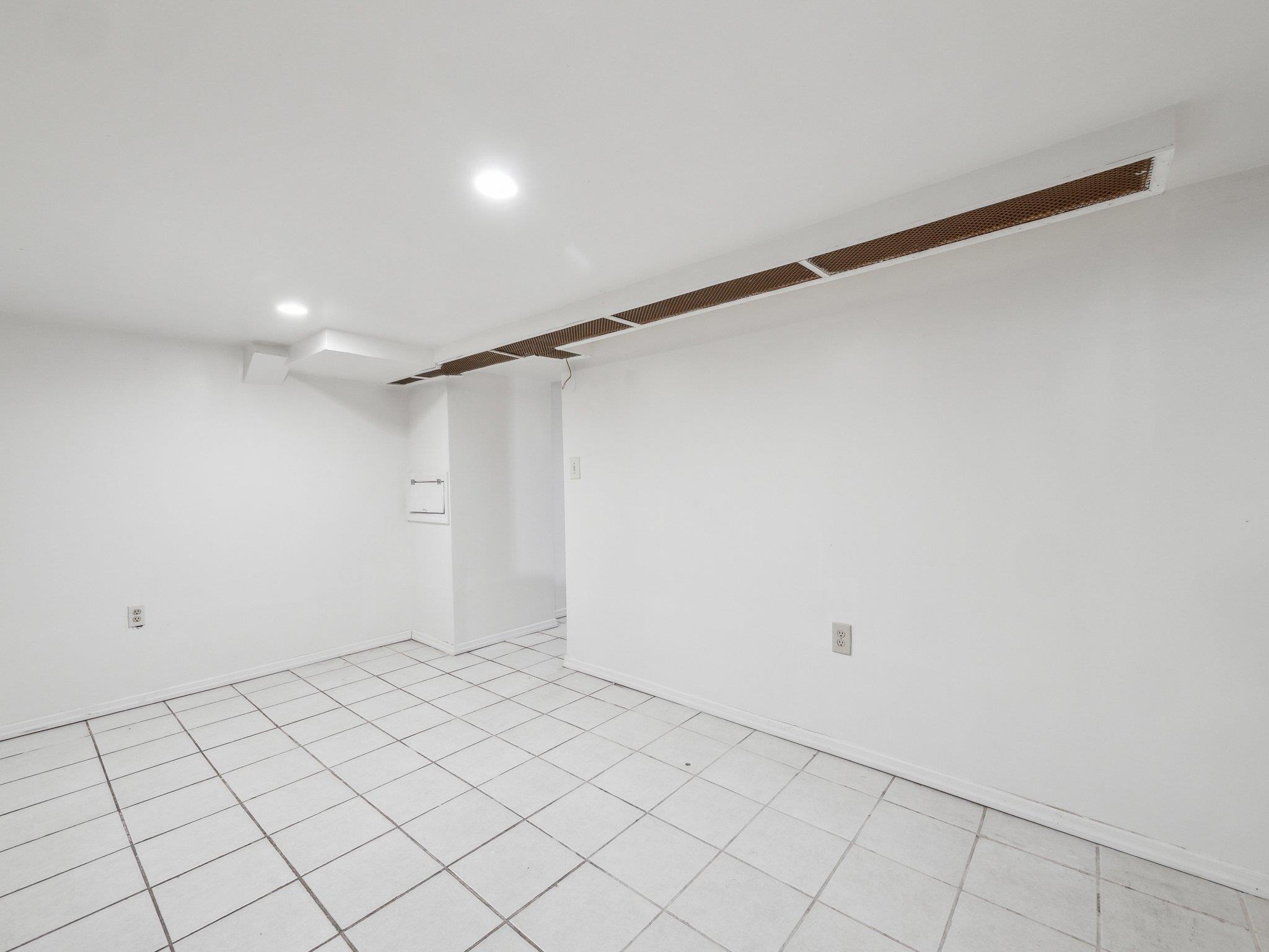 Single Family Herman  Nassau County, NY 11010, MLS-829887-34
