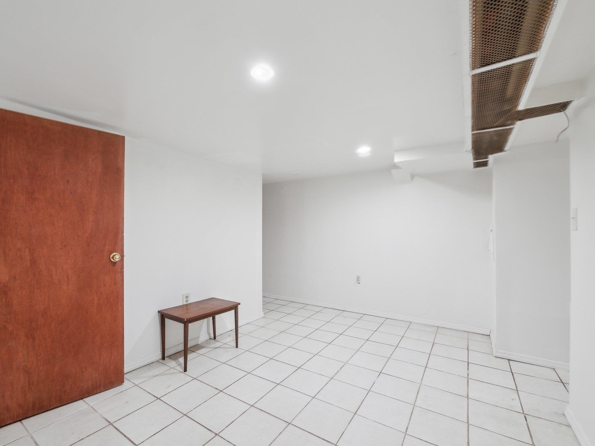 Single Family Herman  Nassau County, NY 11010, MLS-829887-35