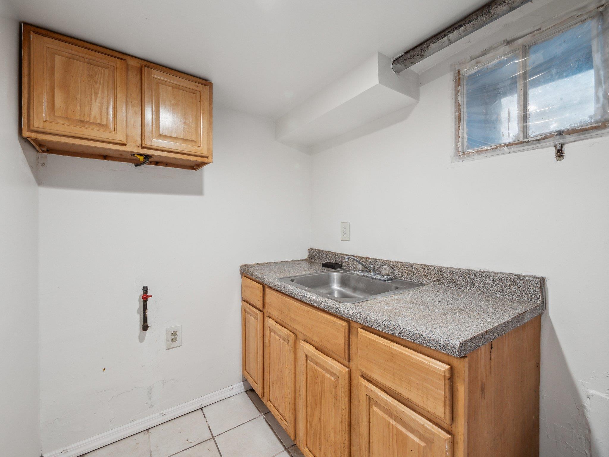Single Family Herman  Nassau County, NY 11010, MLS-829887-37