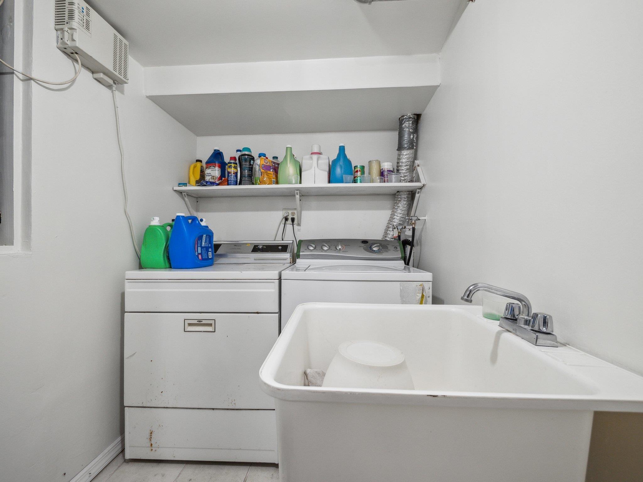 Single Family Herman  Nassau County, NY 11010, MLS-829887-40