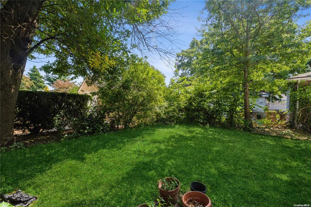 Single Family Herman  Nassau County, NY 11010, MLS-829887-43