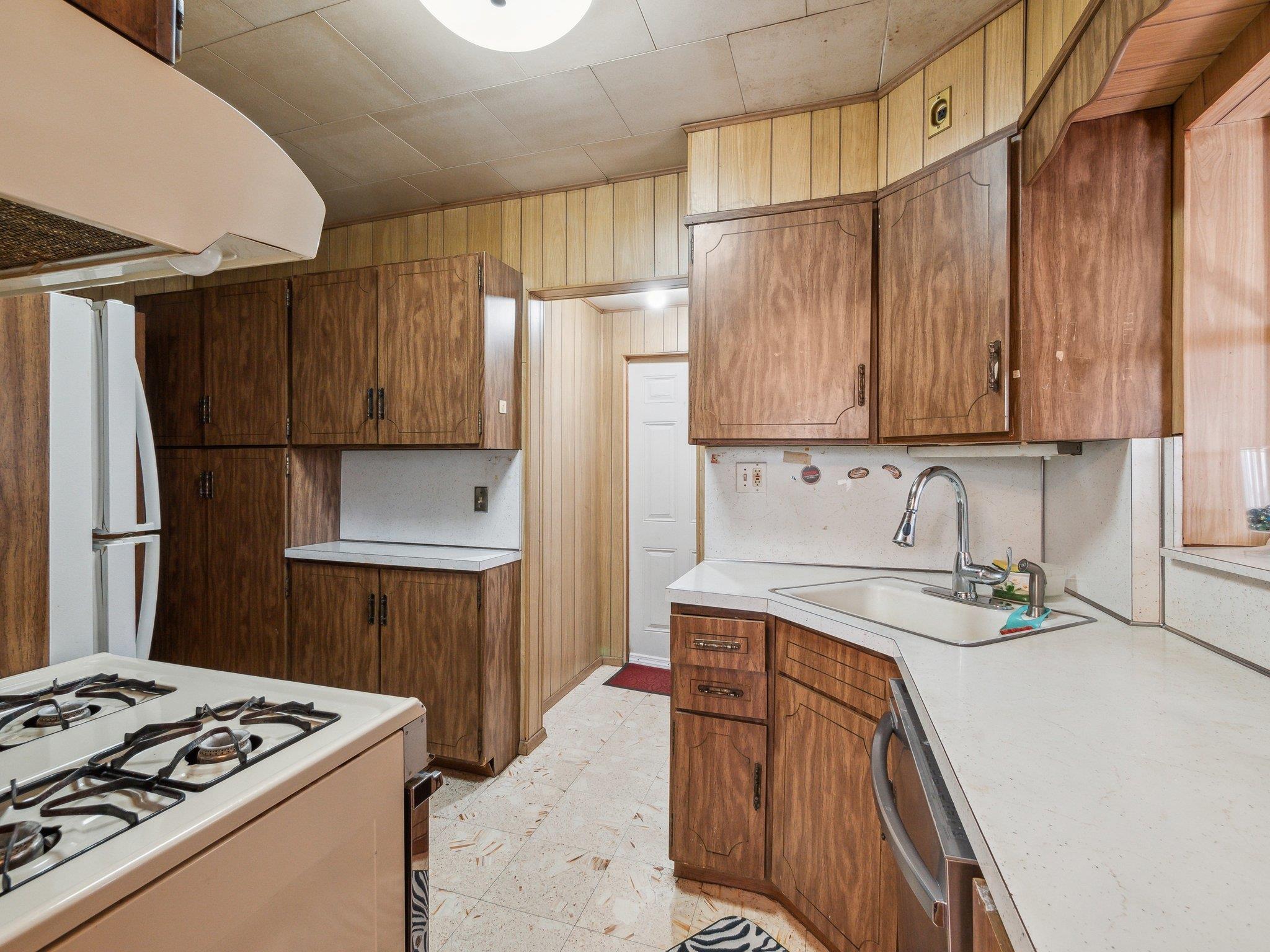 Single Family Herman  Nassau County, NY 11010, MLS-829887-7