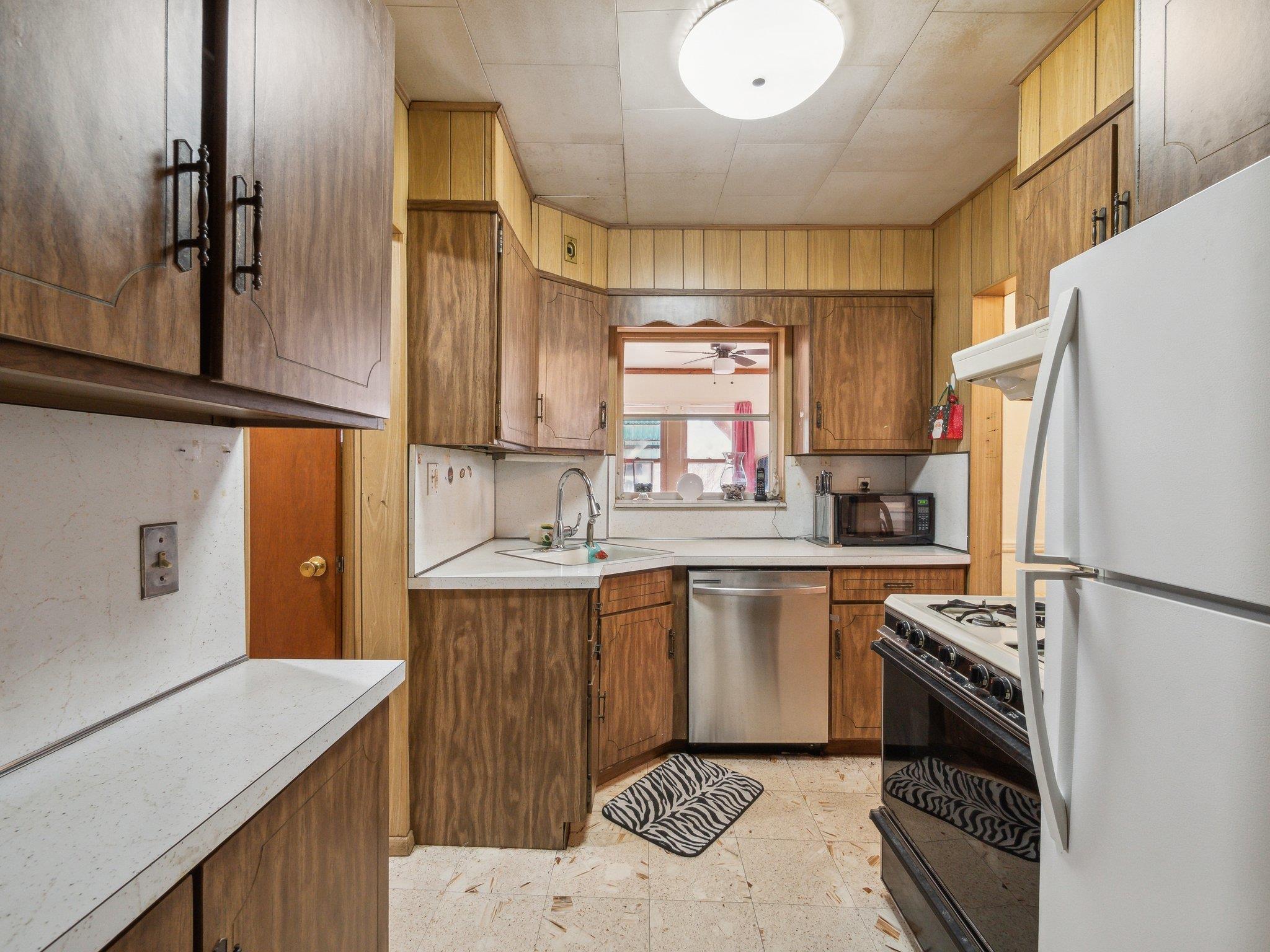 Single Family Herman  Nassau County, NY 11010, MLS-829887-8