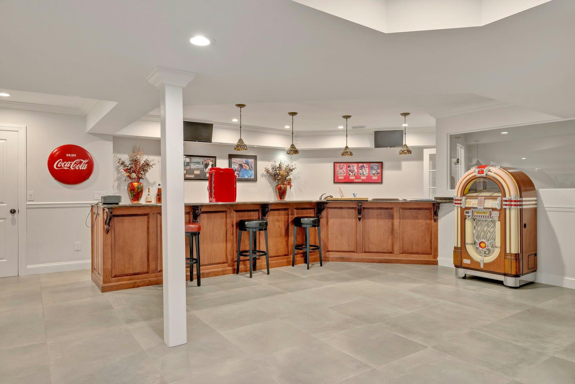 Single Family Cox Neck  Suffolk County, NY 11952, MLS-829935-41