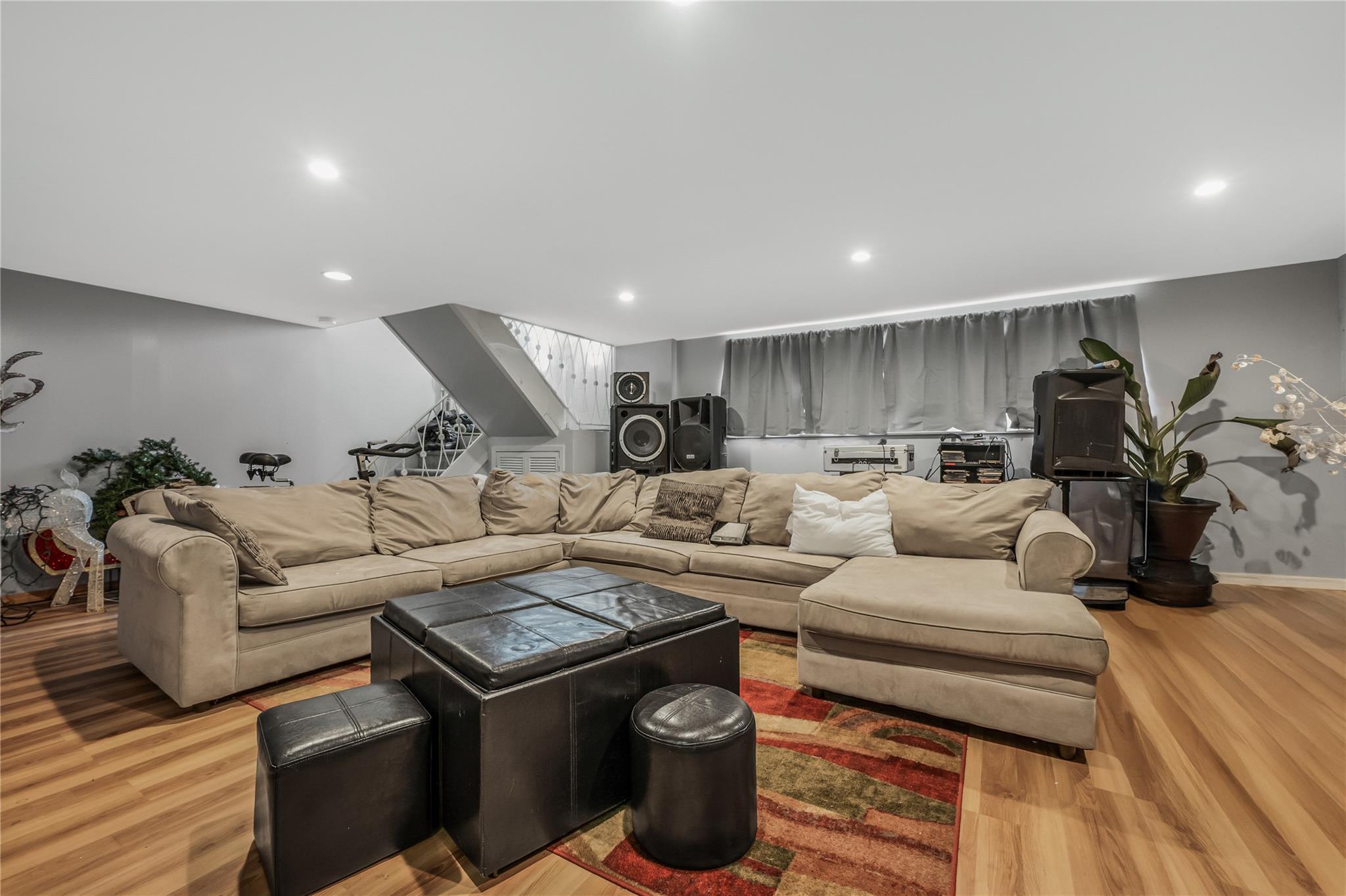 Single Family Adair  Queens, NY 11413, MLS-829986-27