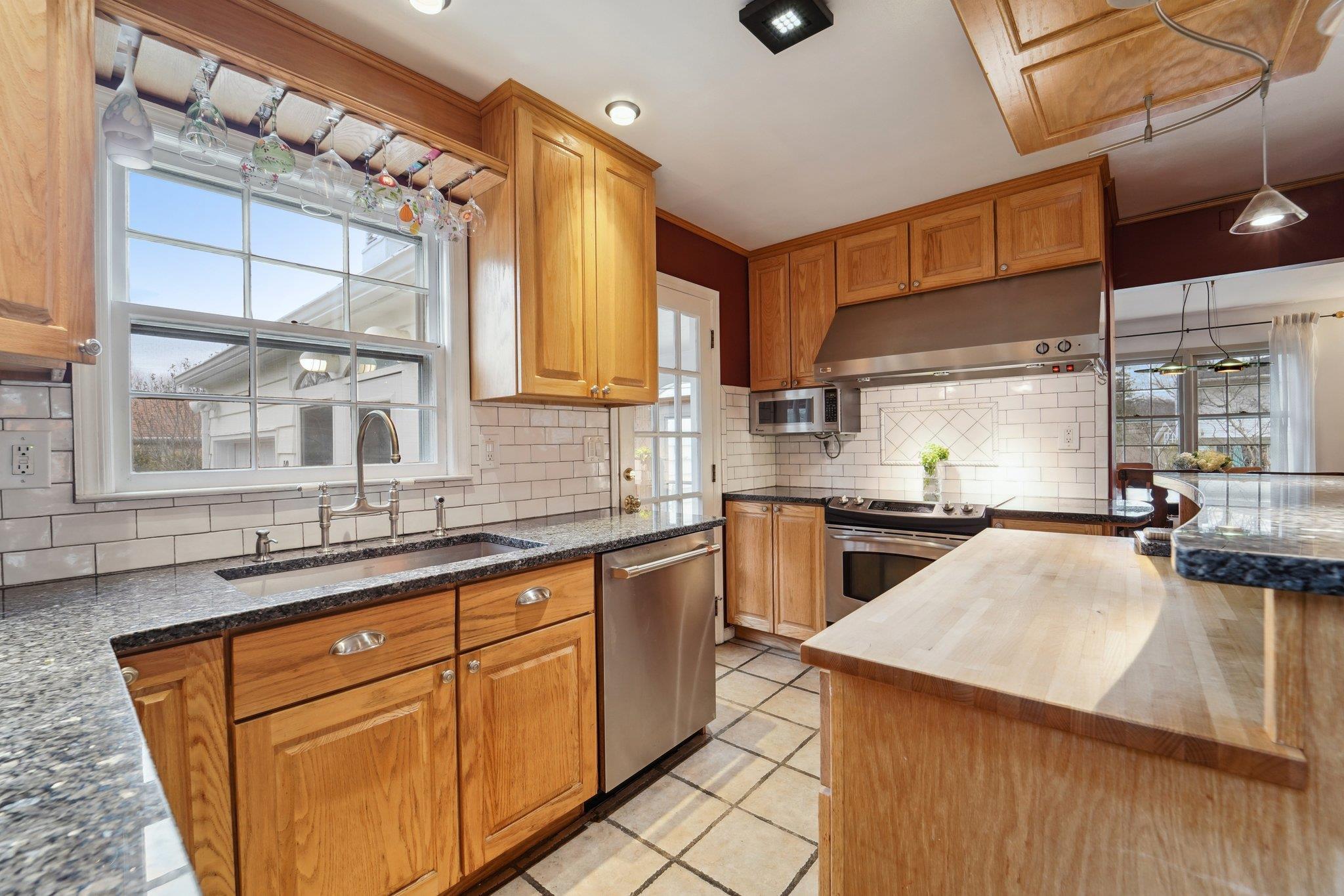 Single Family Wayside  Westchester County, NY 10607, MLS-830020-8