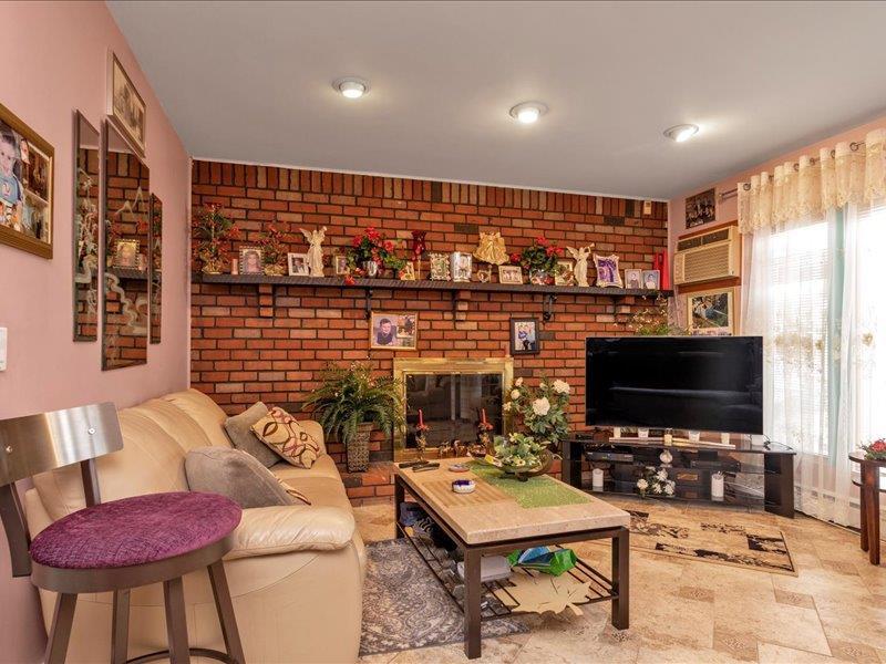 Single Family Berne  Nassau County, NY 11793, MLS-830076-10