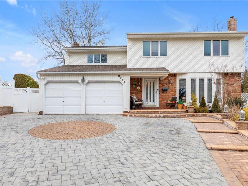 Single Family Berne  Nassau County, NY 11793, MLS-830076-2