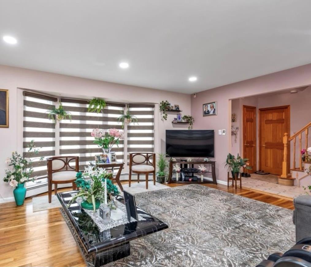 Single Family Berne  Nassau County, NY 11793, MLS-830076-3