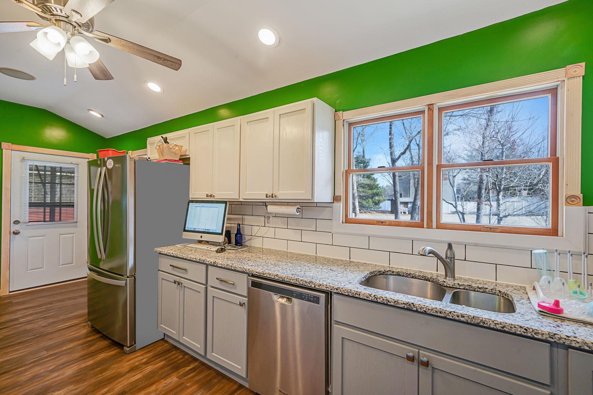 Single Family Hulse  Suffolk County, NY 11792, MLS-830095-4