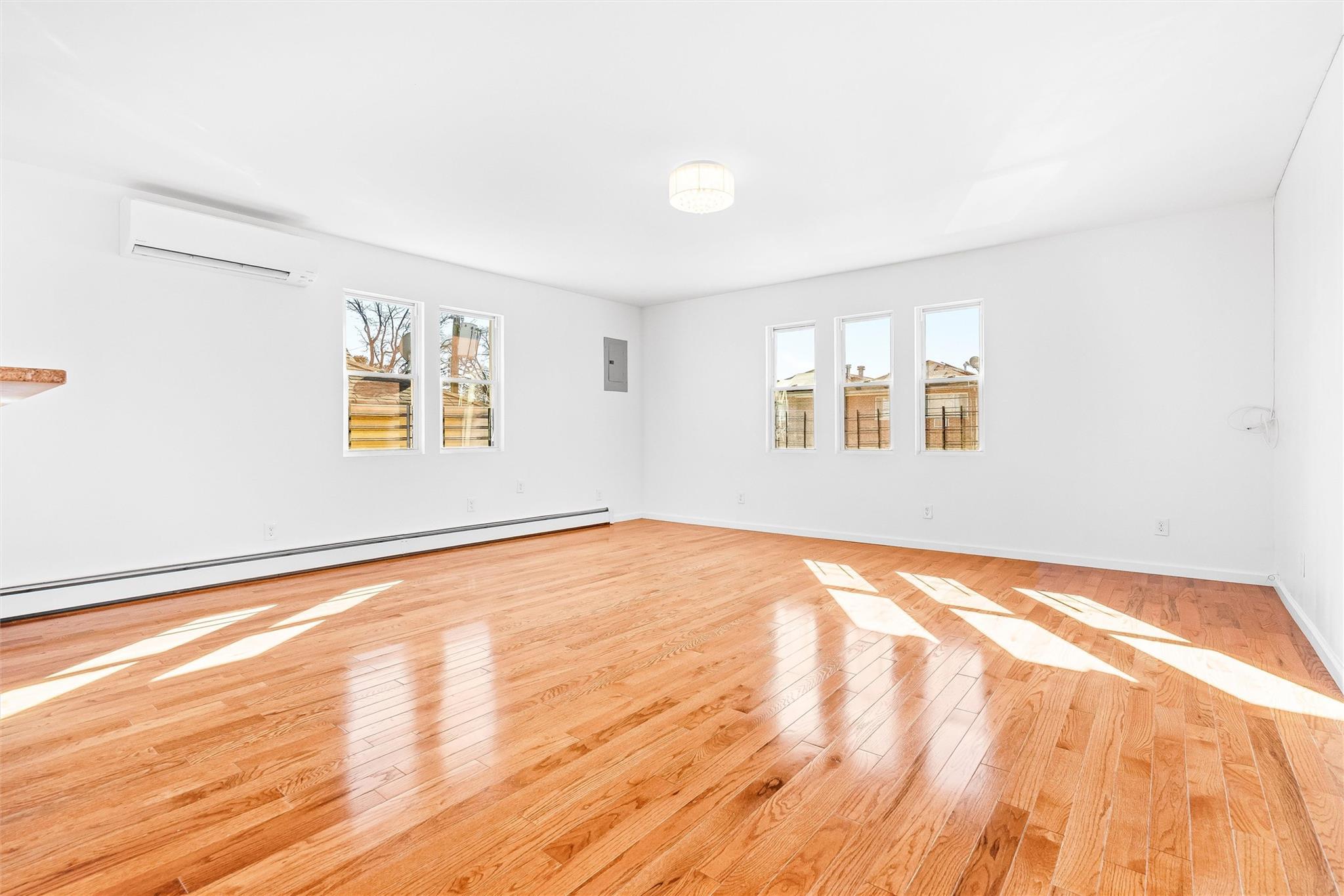 Single Family Turneur  Bronx, NY 10473, MLS-830109-21