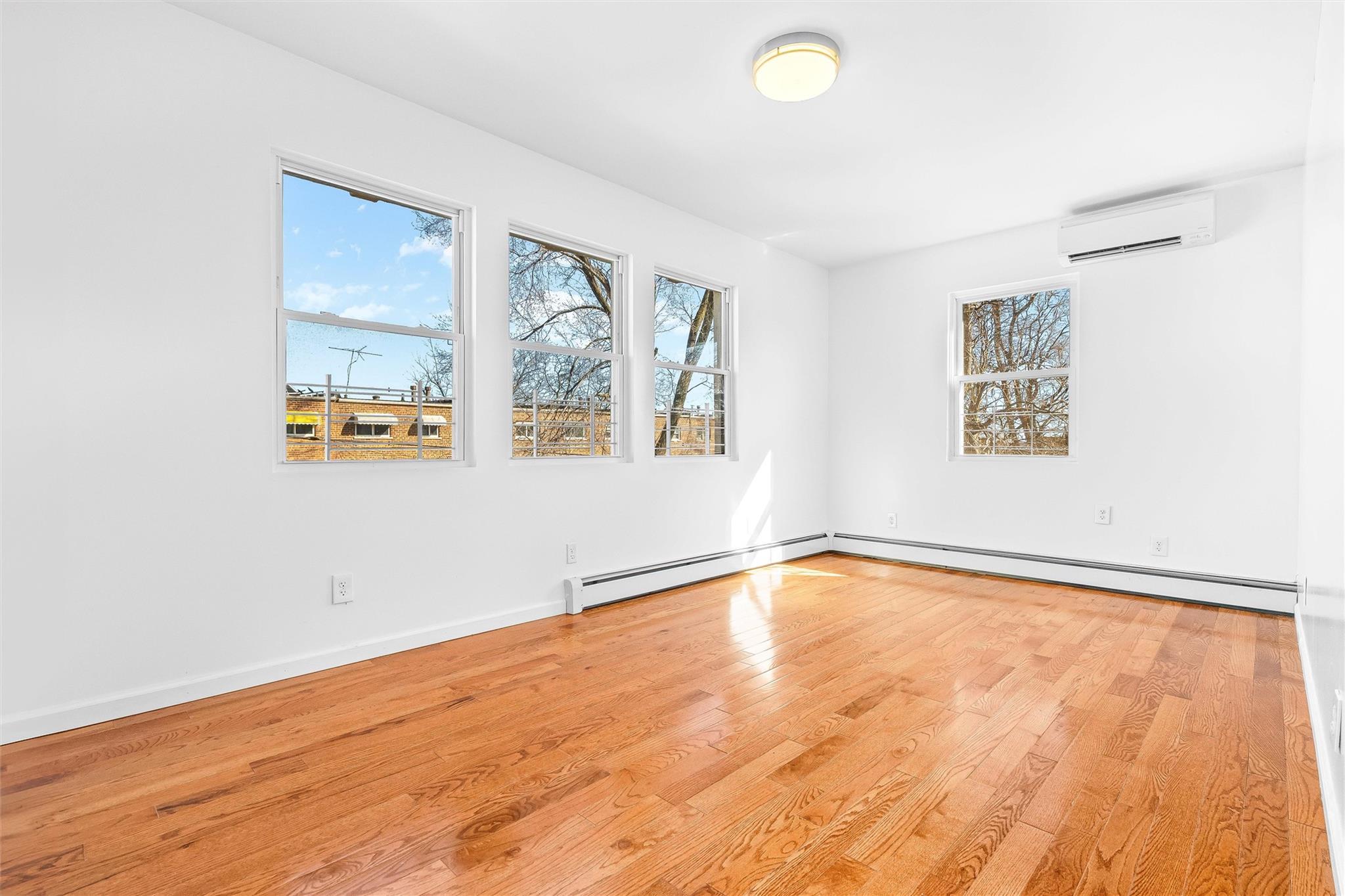 Single Family Turneur  Bronx, NY 10473, MLS-830109-27