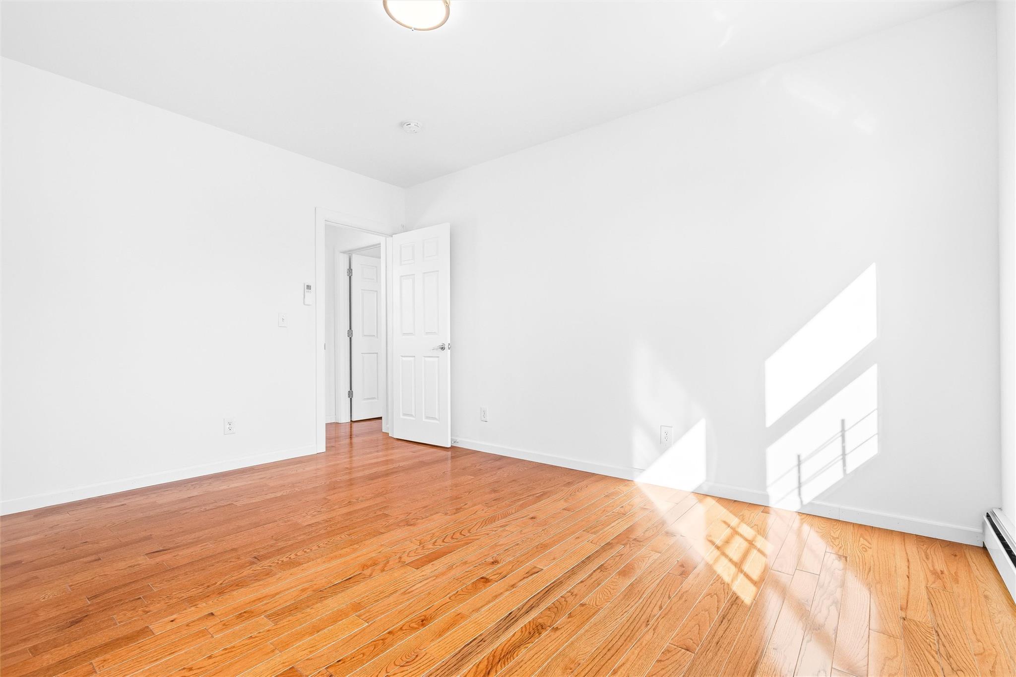 Single Family Turneur  Bronx, NY 10473, MLS-830109-30