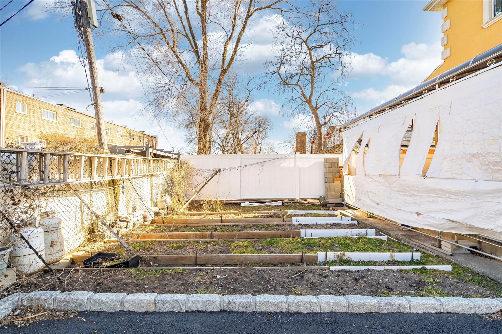 Single Family Turneur  Bronx, NY 10473, MLS-830109-41