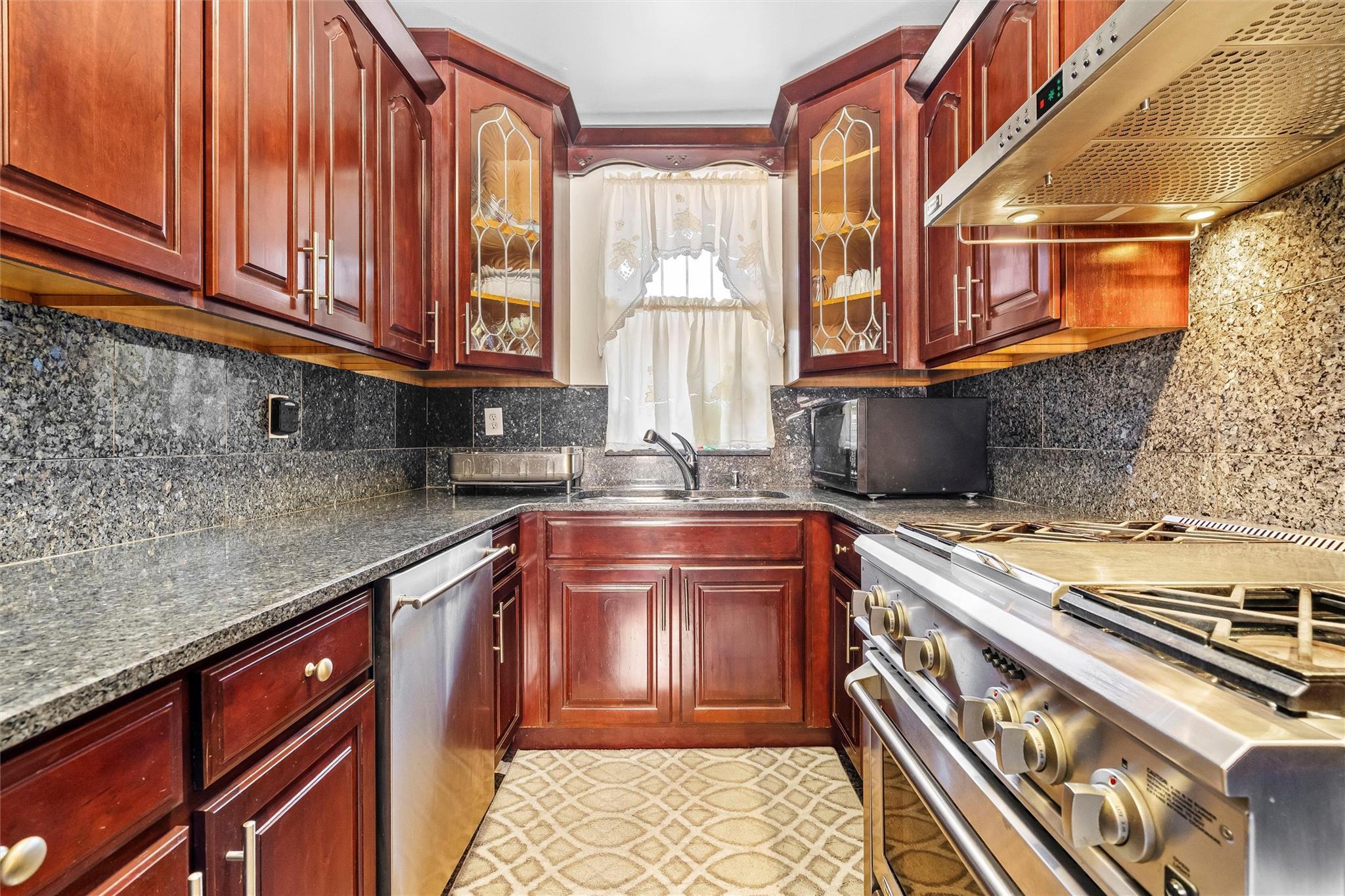Single Family Turneur  Bronx, NY 10473, MLS-830109-9