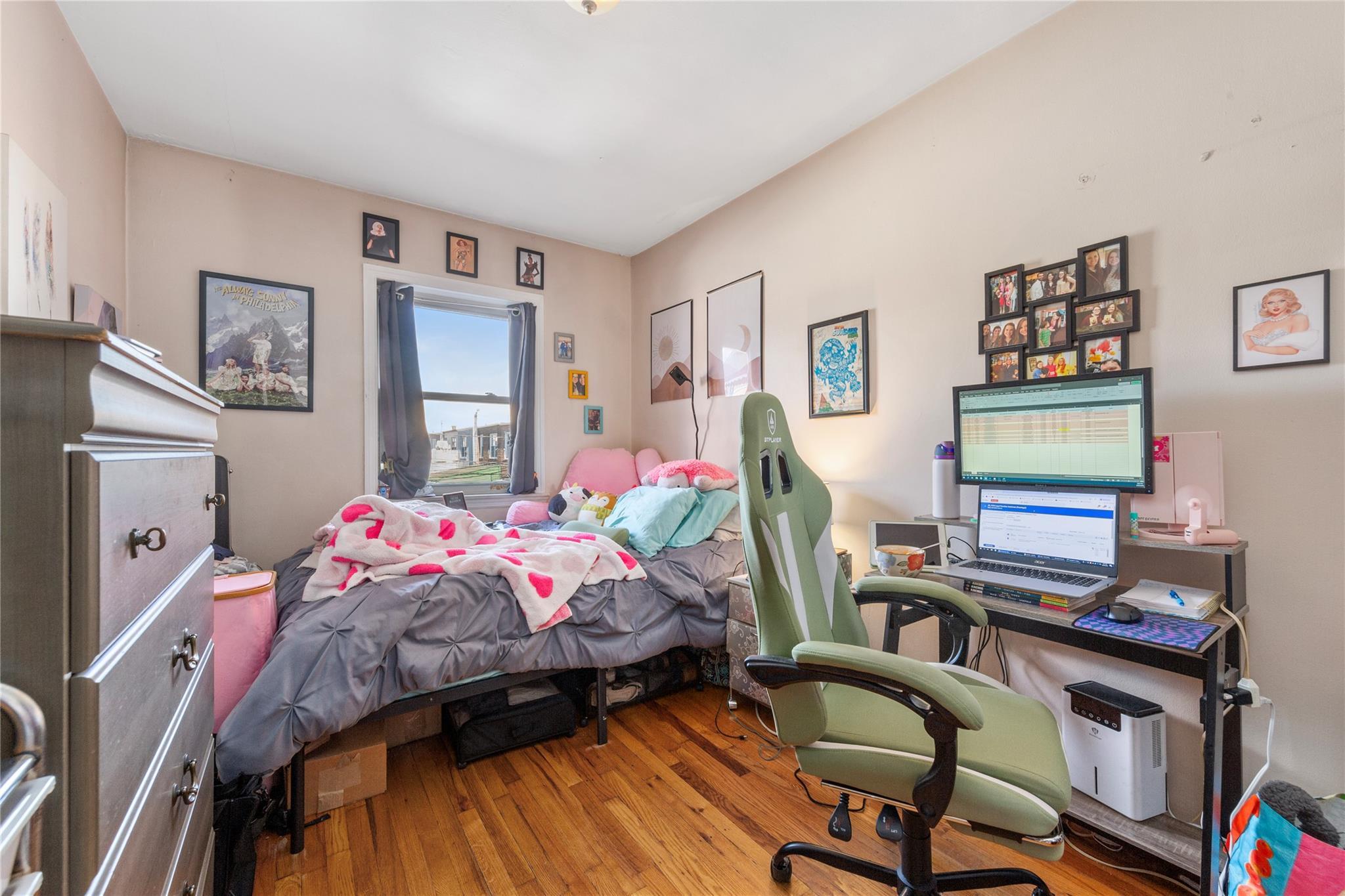 Single Family 30th  Queens, NY 11103, MLS-830184-8