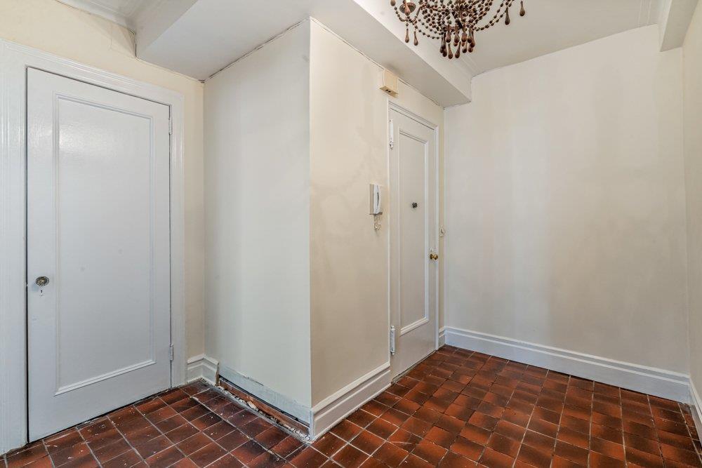 Coop Riverside  Manhattan, NY 10024, MLS-830237-3