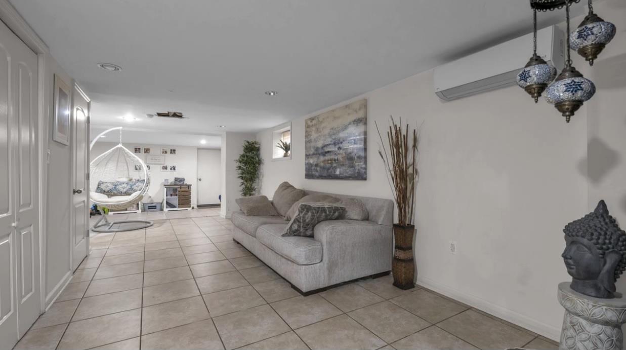 Single Family 149th  Queens, NY 11357, MLS-830351-21