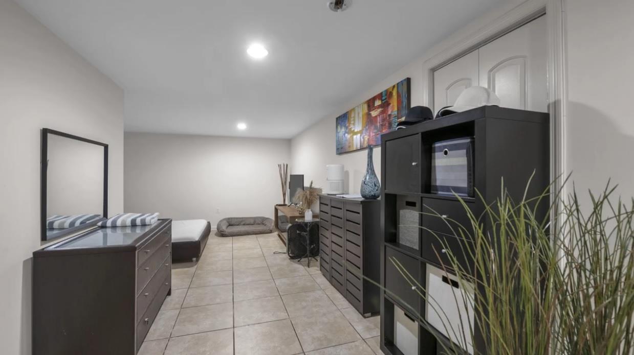 Single Family 149th  Queens, NY 11357, MLS-830351-9