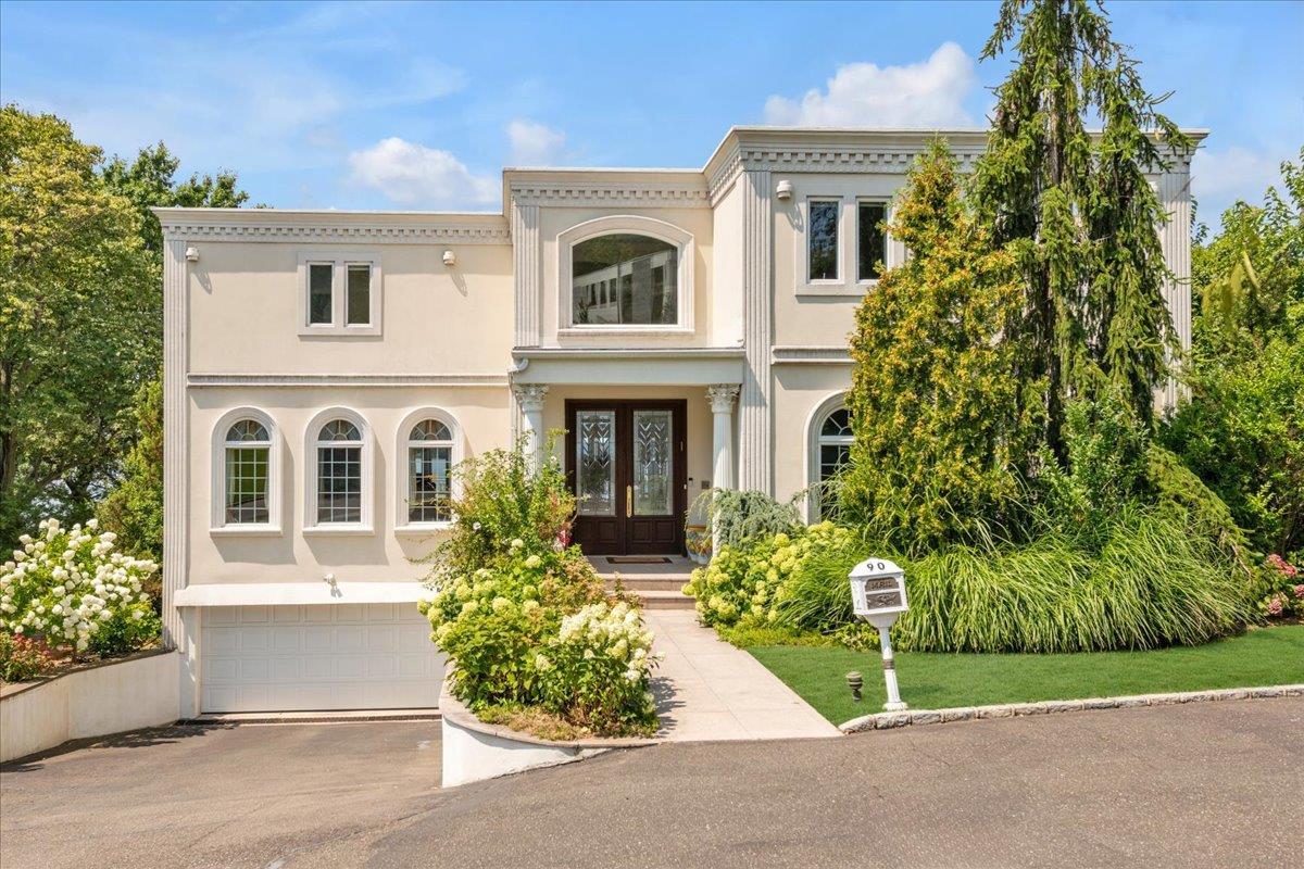 Single Family Greenleaf  Nassau County, NY 11023, MLS-830368-3