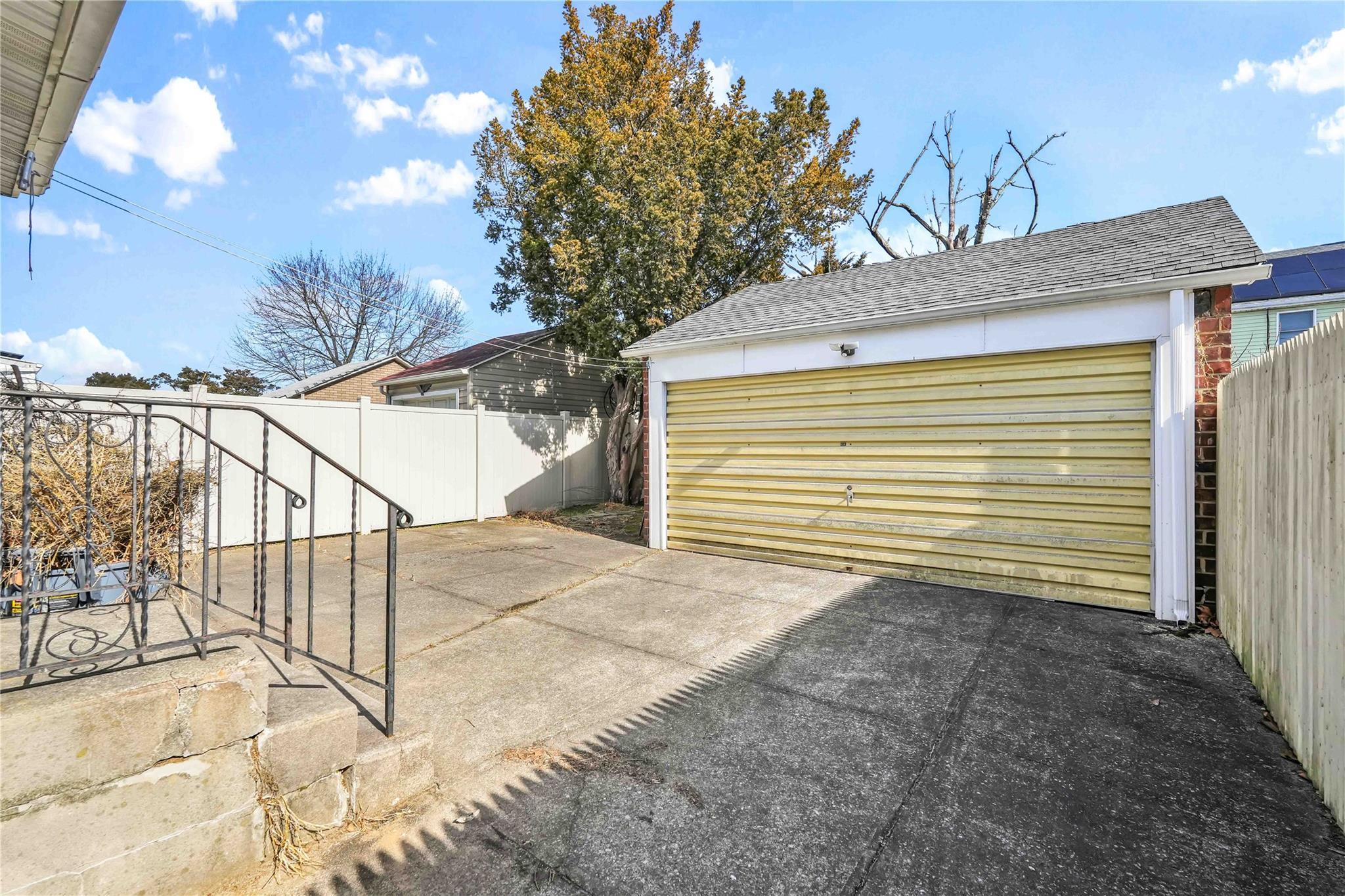 Single Family 239th  Queens, NY 11426, MLS-830403-24