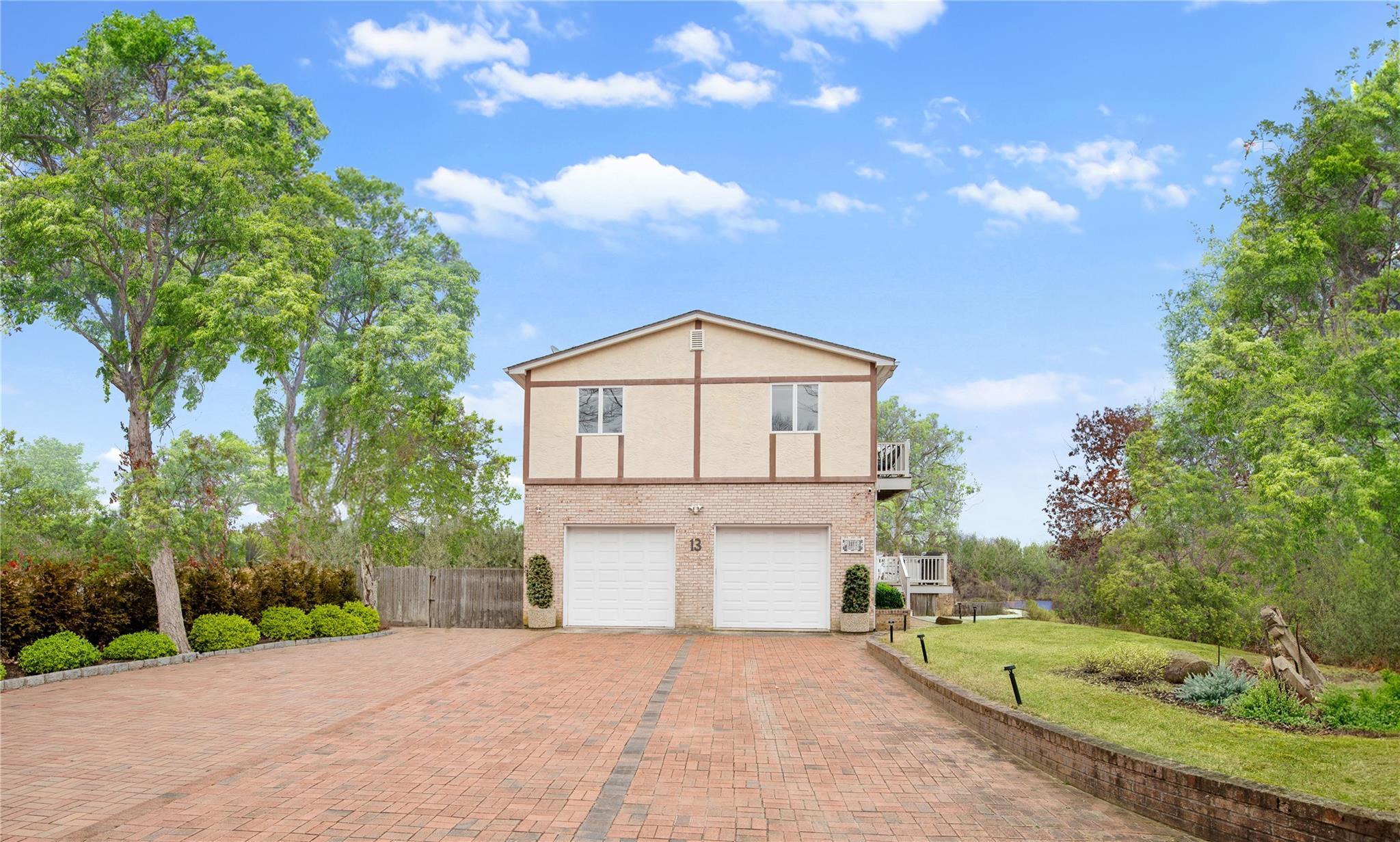 Single Family Bayberry  Suffolk County, NY 11942, MLS-830411-11