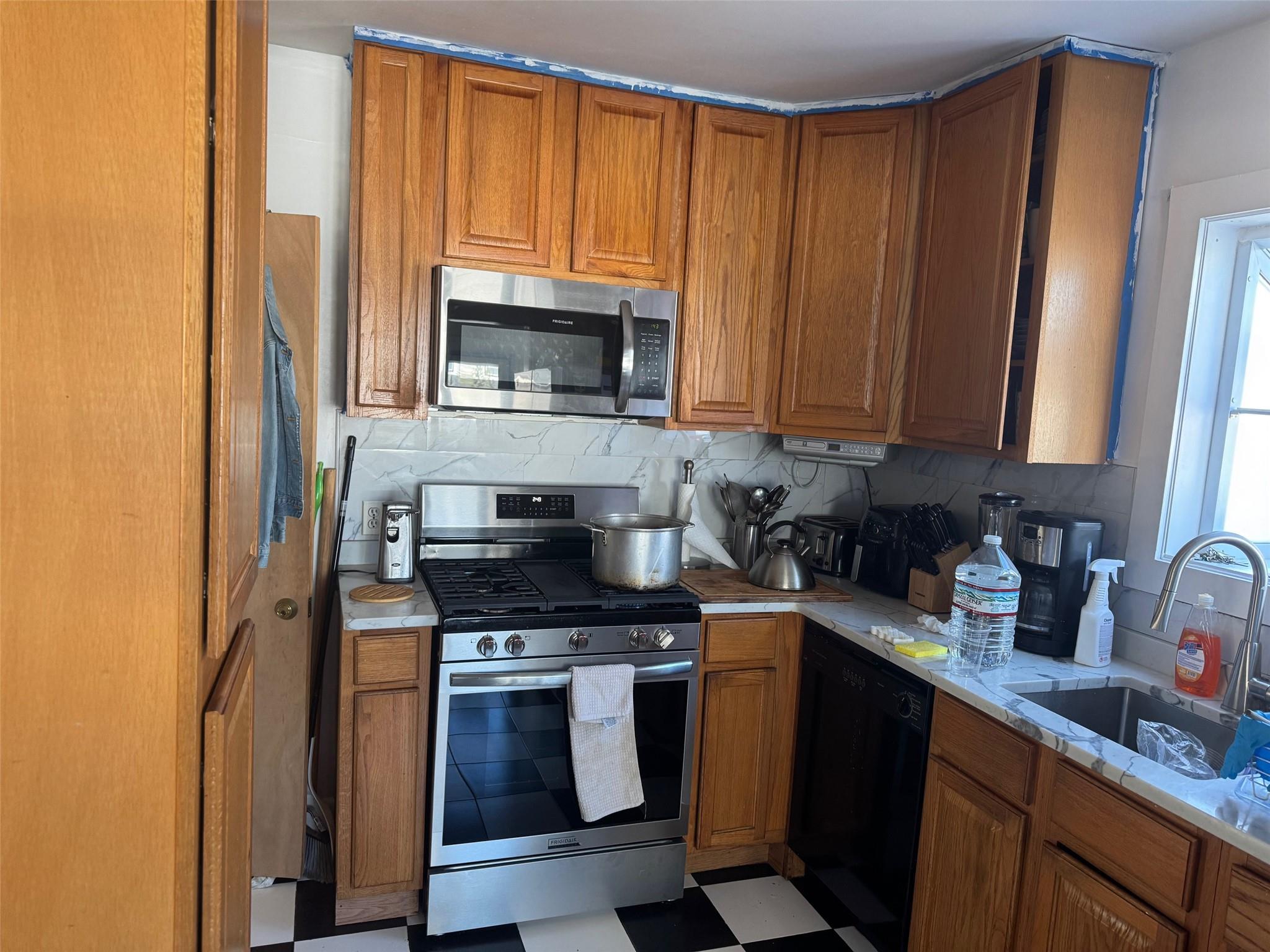 Single Family School  Nassau County, NY 11565, MLS-830492-3