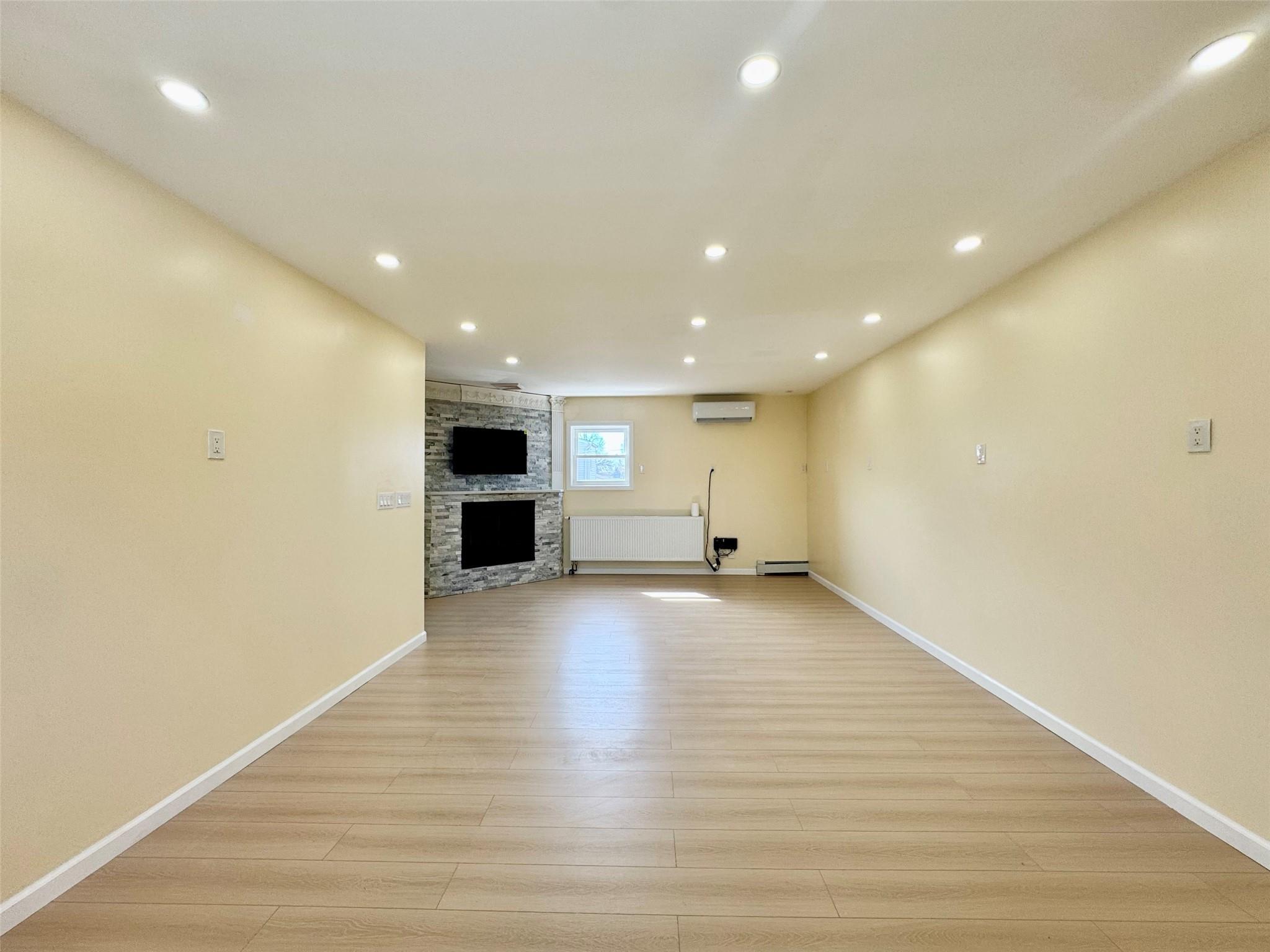 Single Family Carriere  Nassau County, NY 11714, MLS-830600-10