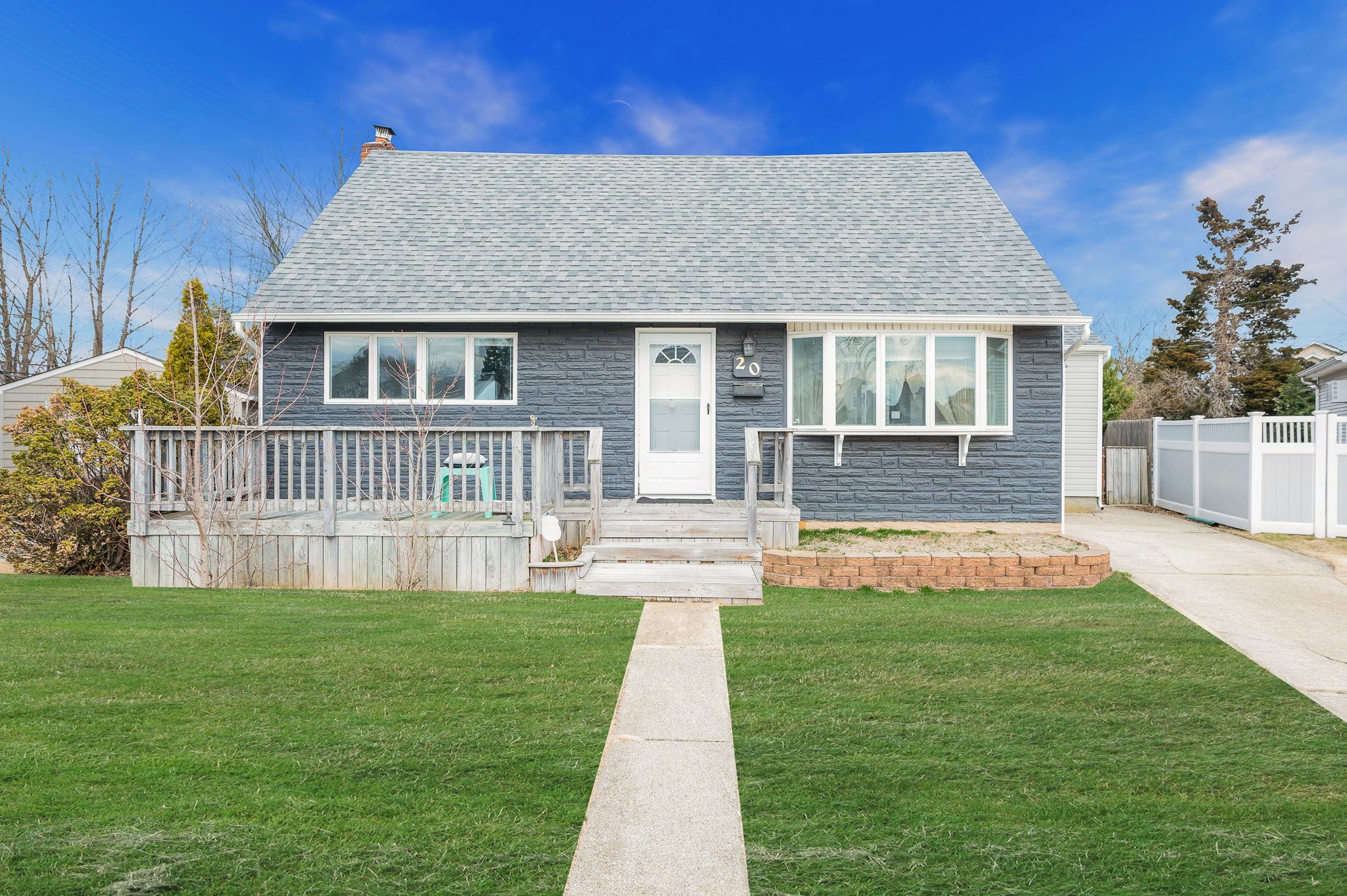 Single Family Marlon  Nassau County, NY 11714, MLS-830650-2