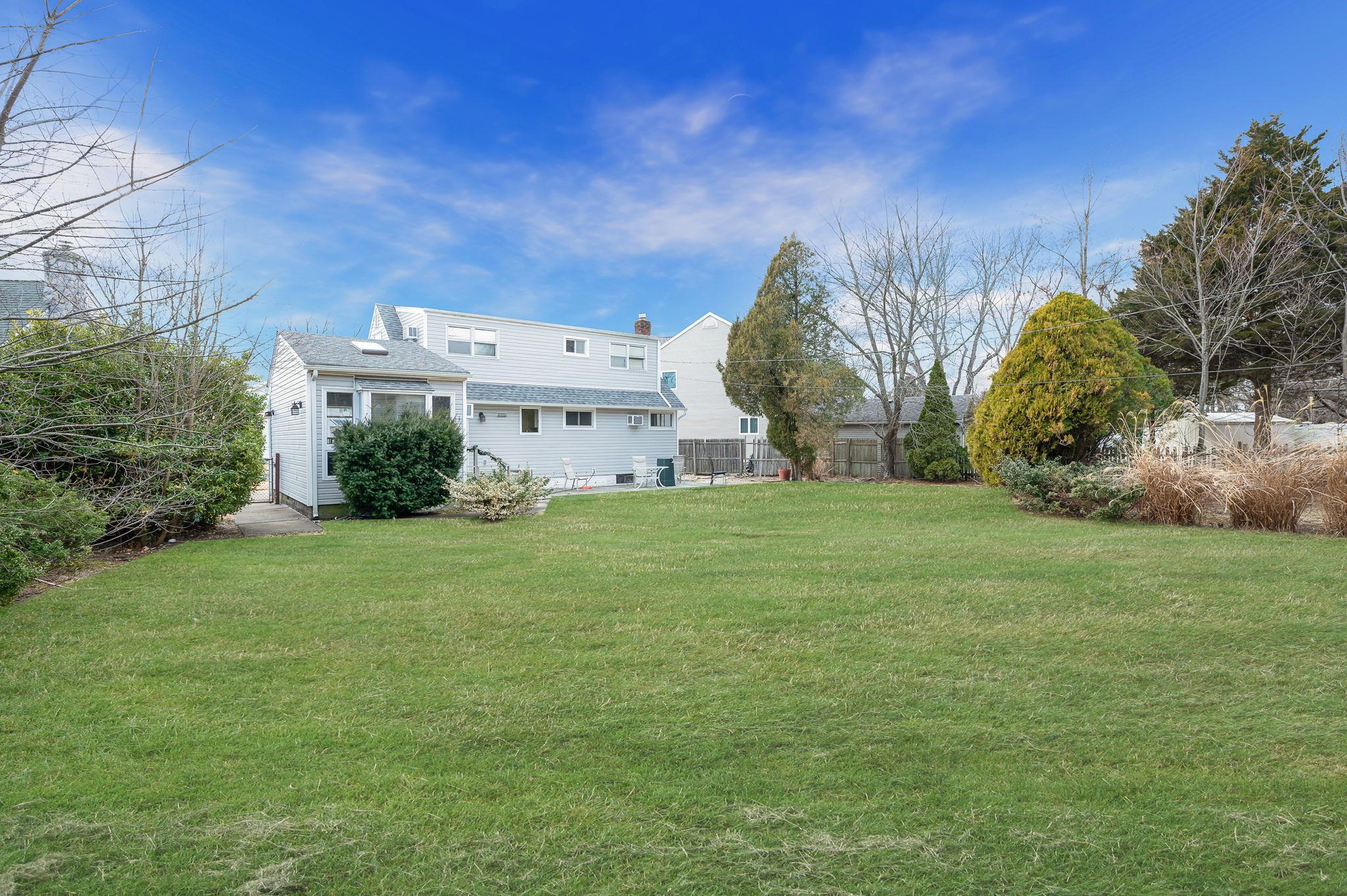 Single Family Marlon  Nassau County, NY 11714, MLS-830650-21