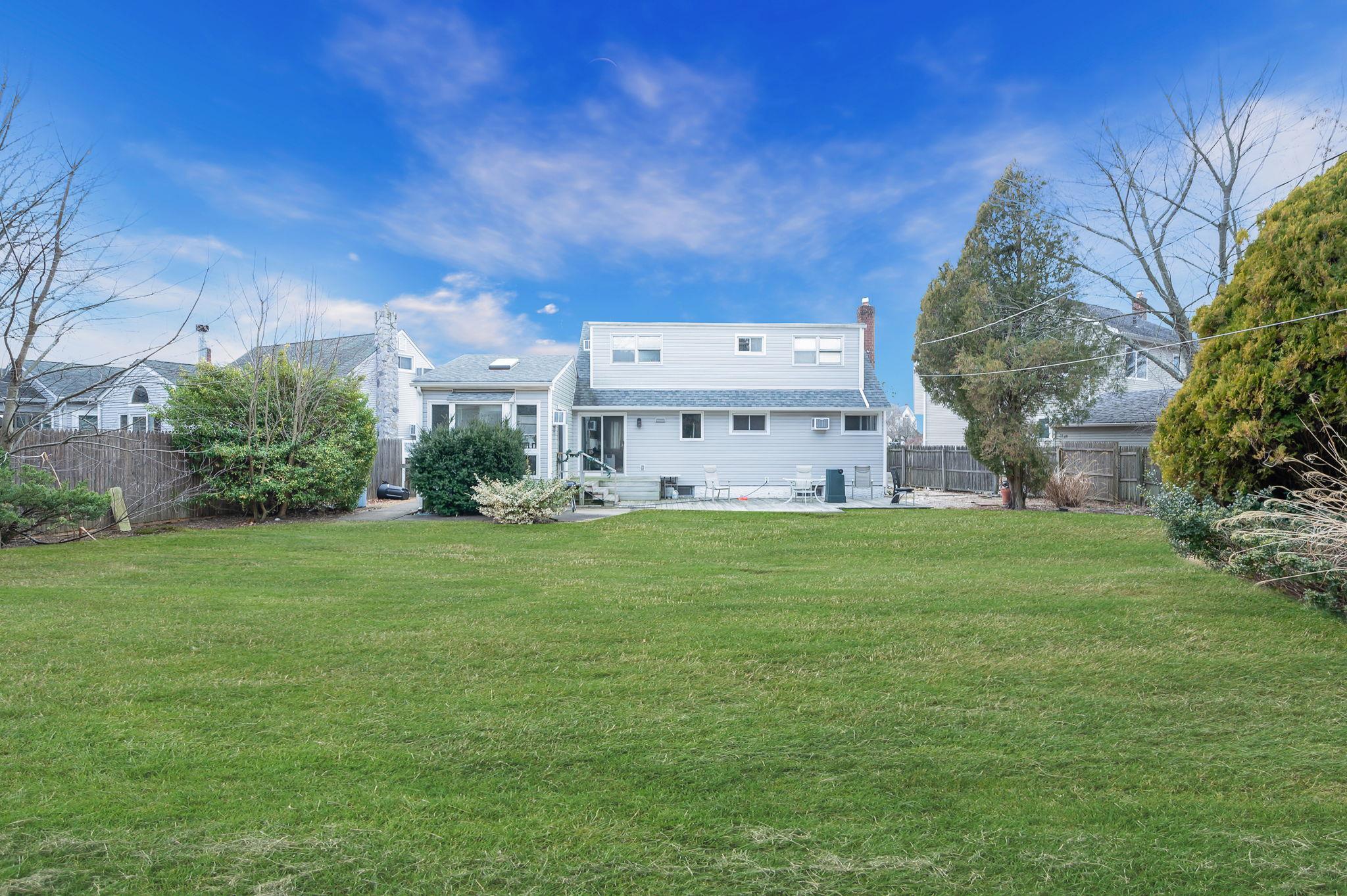 Single Family Marlon  Nassau County, NY 11714, MLS-830650-23