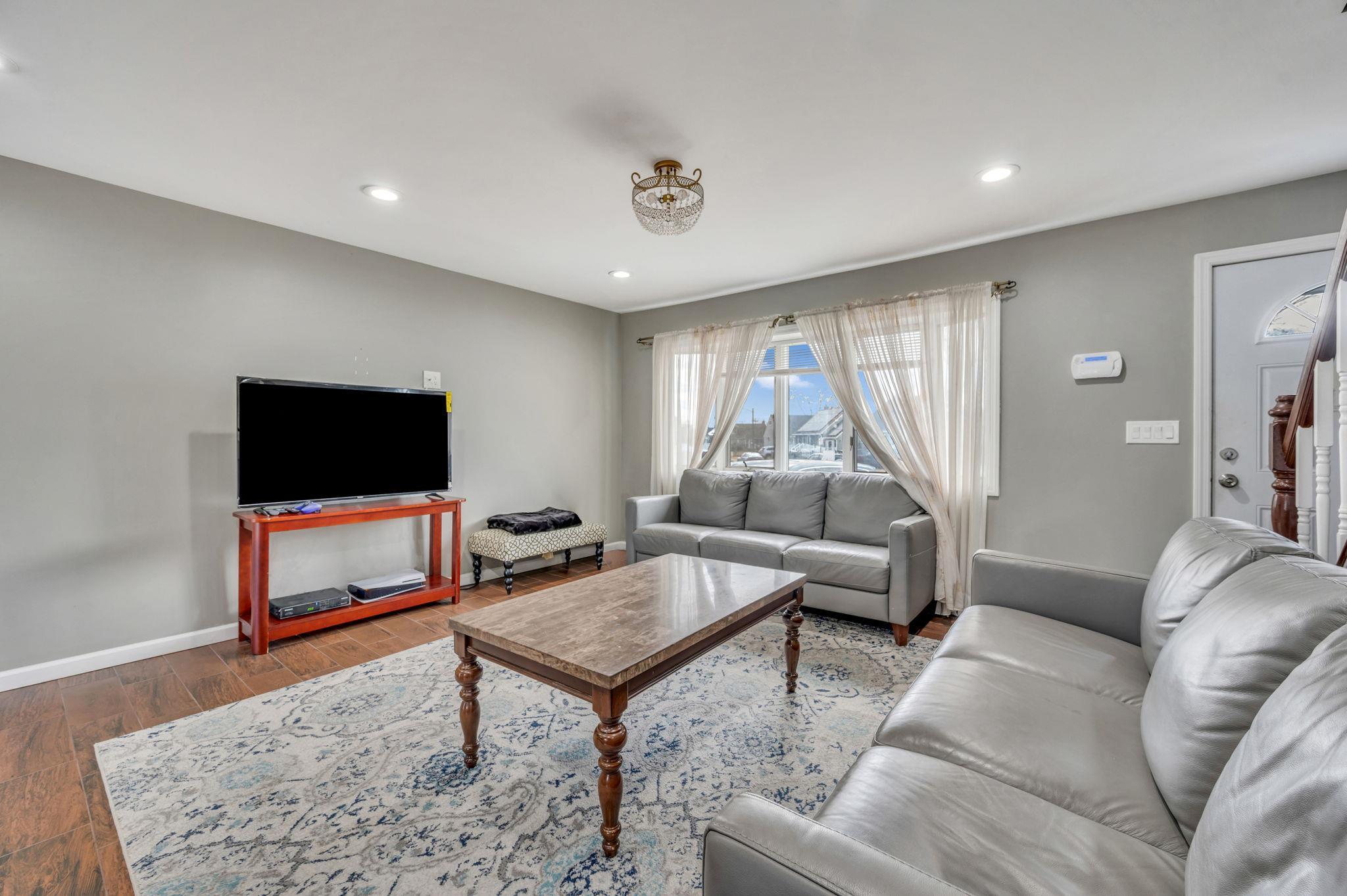 Single Family Marlon  Nassau County, NY 11714, MLS-830650-4