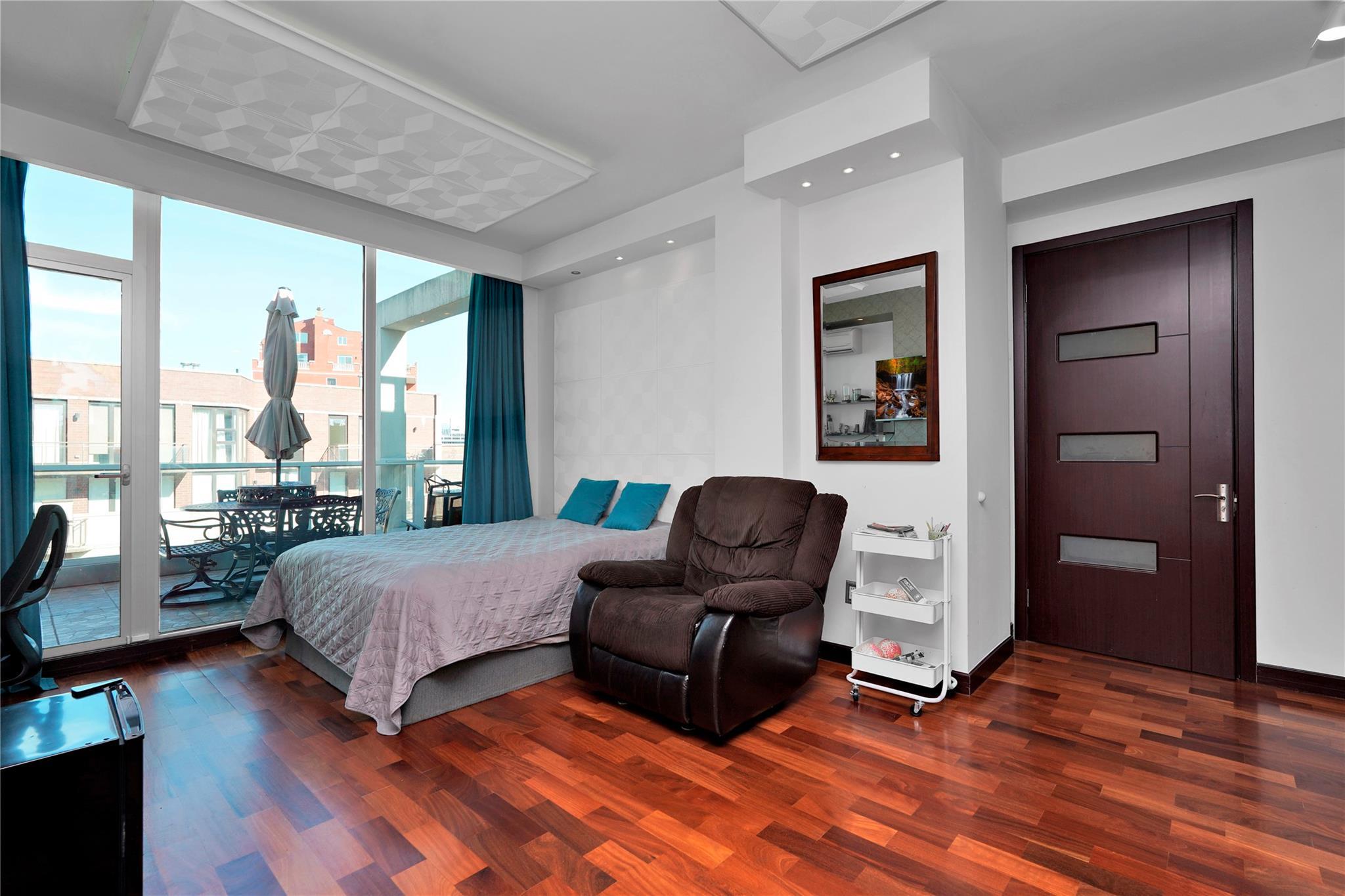 Condo Neptune  Brooklyn, NY 11235, MLS-830653-11
