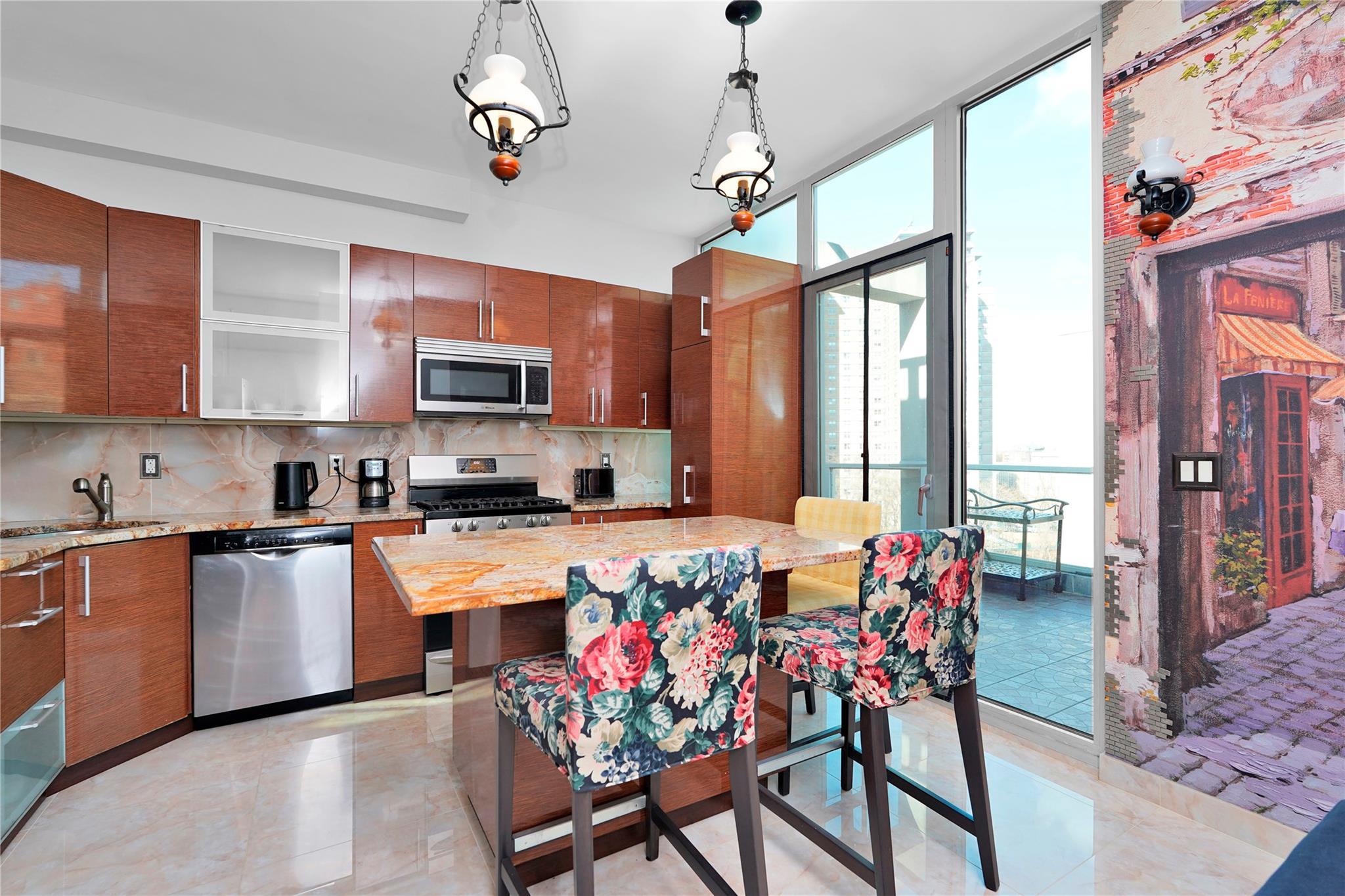Condo Neptune  Brooklyn, NY 11235, MLS-830653-18