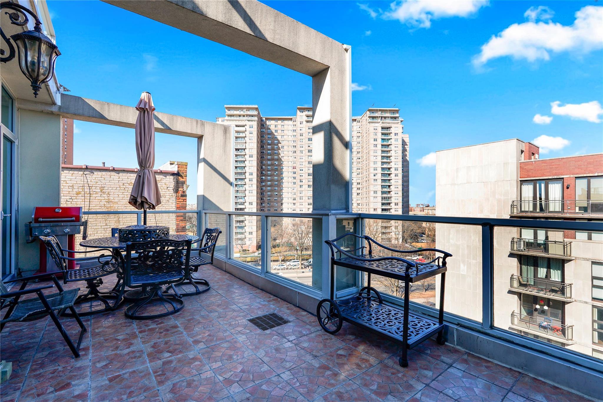 Condo Neptune  Brooklyn, NY 11235, MLS-830653-22