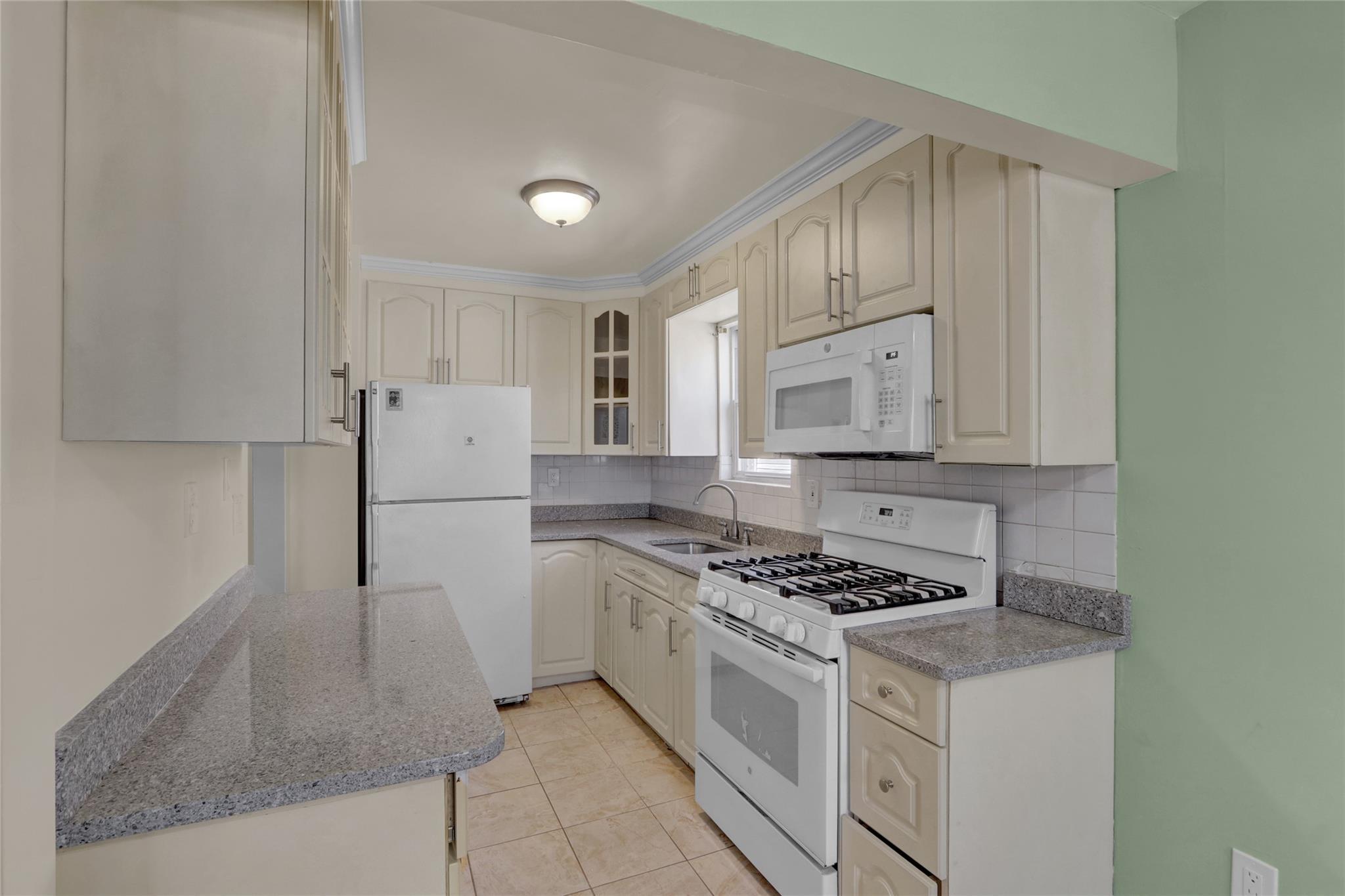 Apartment 166th Street 166th Street Jamaica,  Ny 11433  Queens, NY 11433, MLS-830654-12