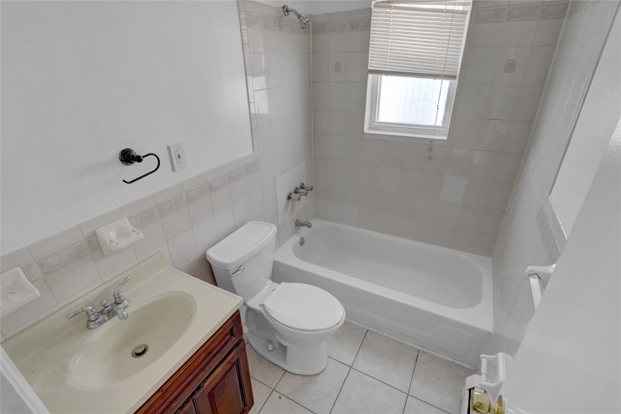 Apartment 166th Street 166th Street Jamaica,  Ny 11433  Queens, NY 11433, MLS-830654-20