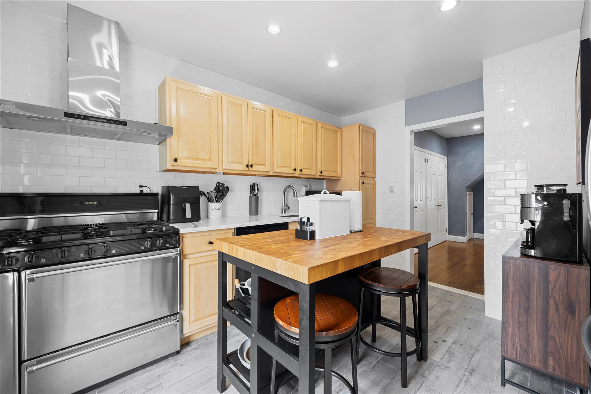 Single Family 91st  Queens, NY 11421, MLS-830703-11