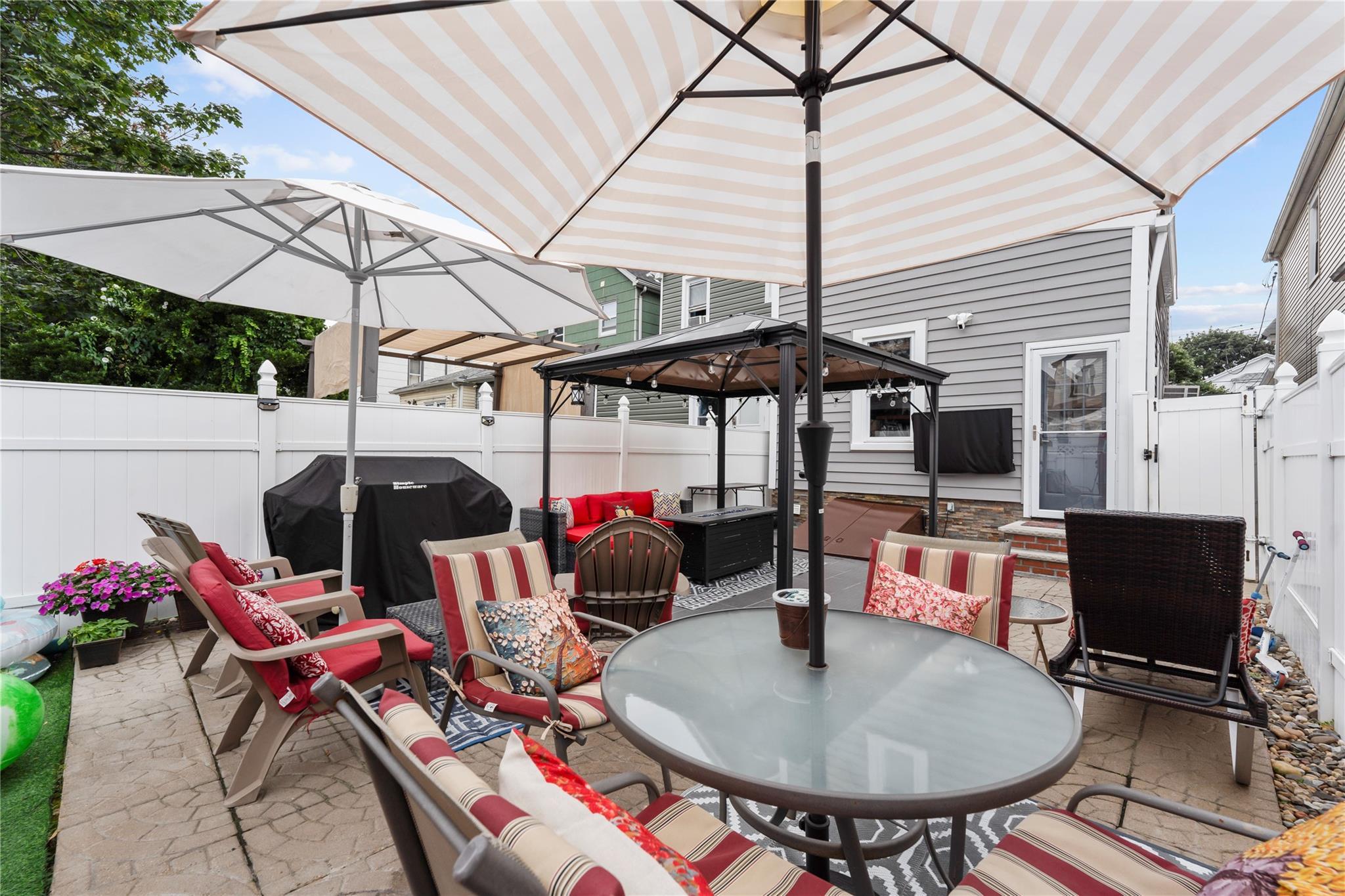 Single Family 91st  Queens, NY 11421, MLS-830703-22